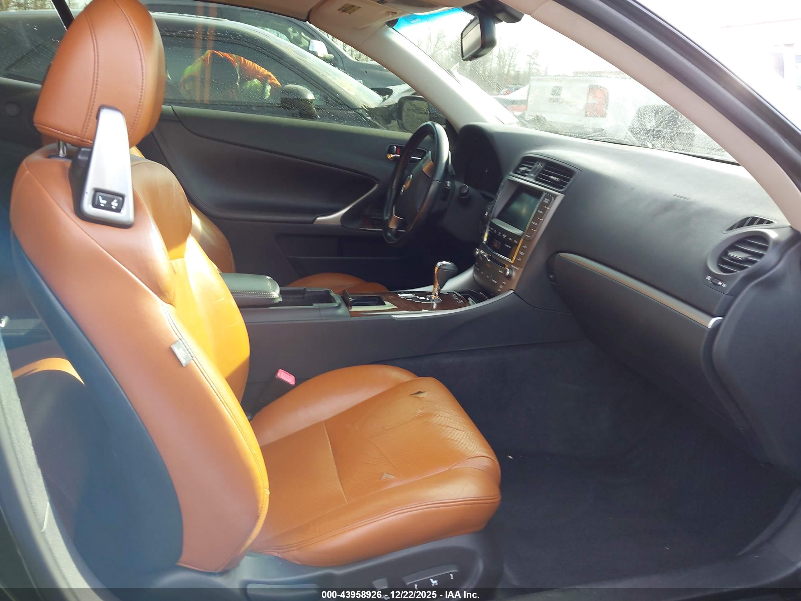 LEXUS IS image 5