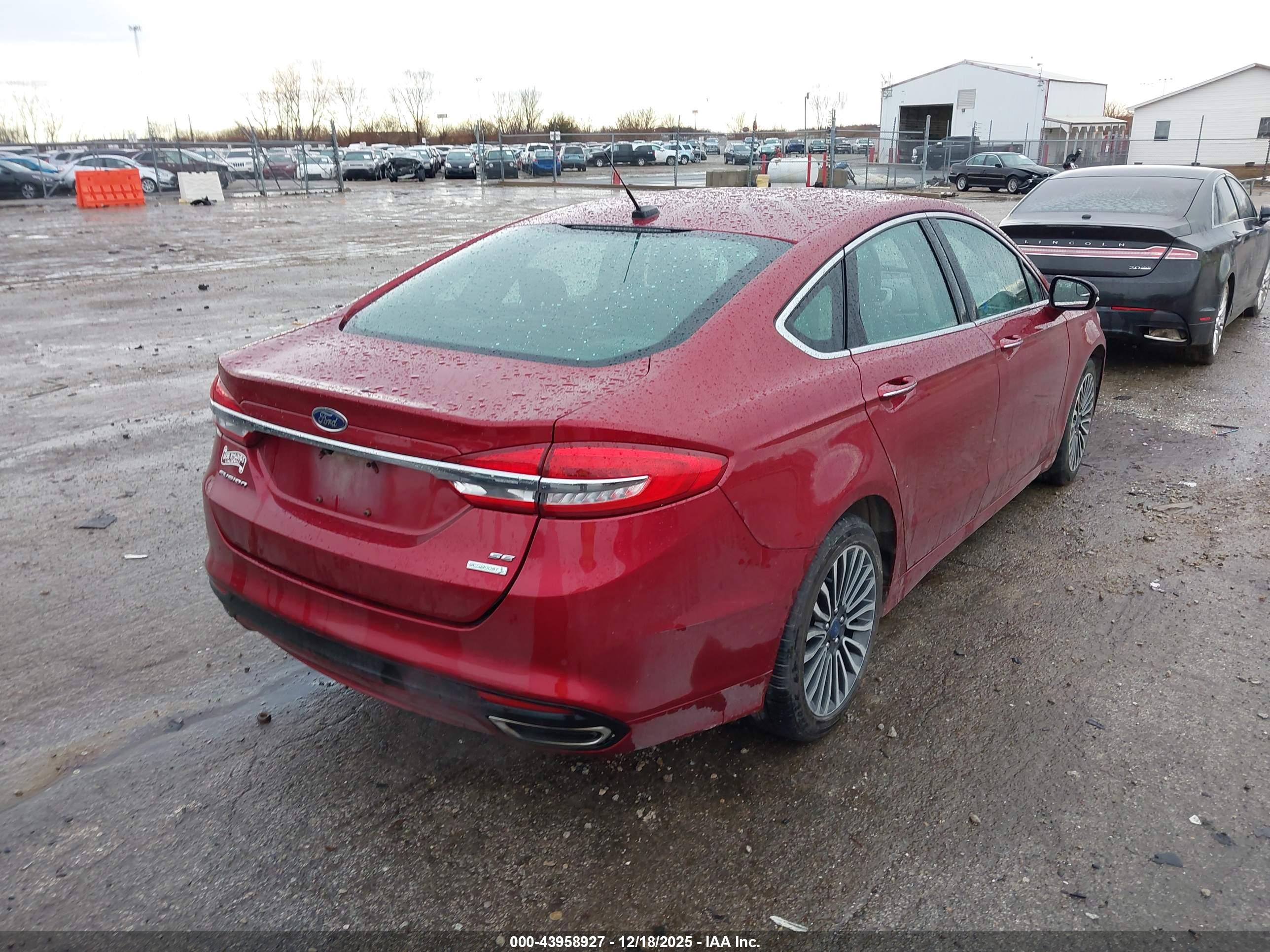 FORD FUSION image 4