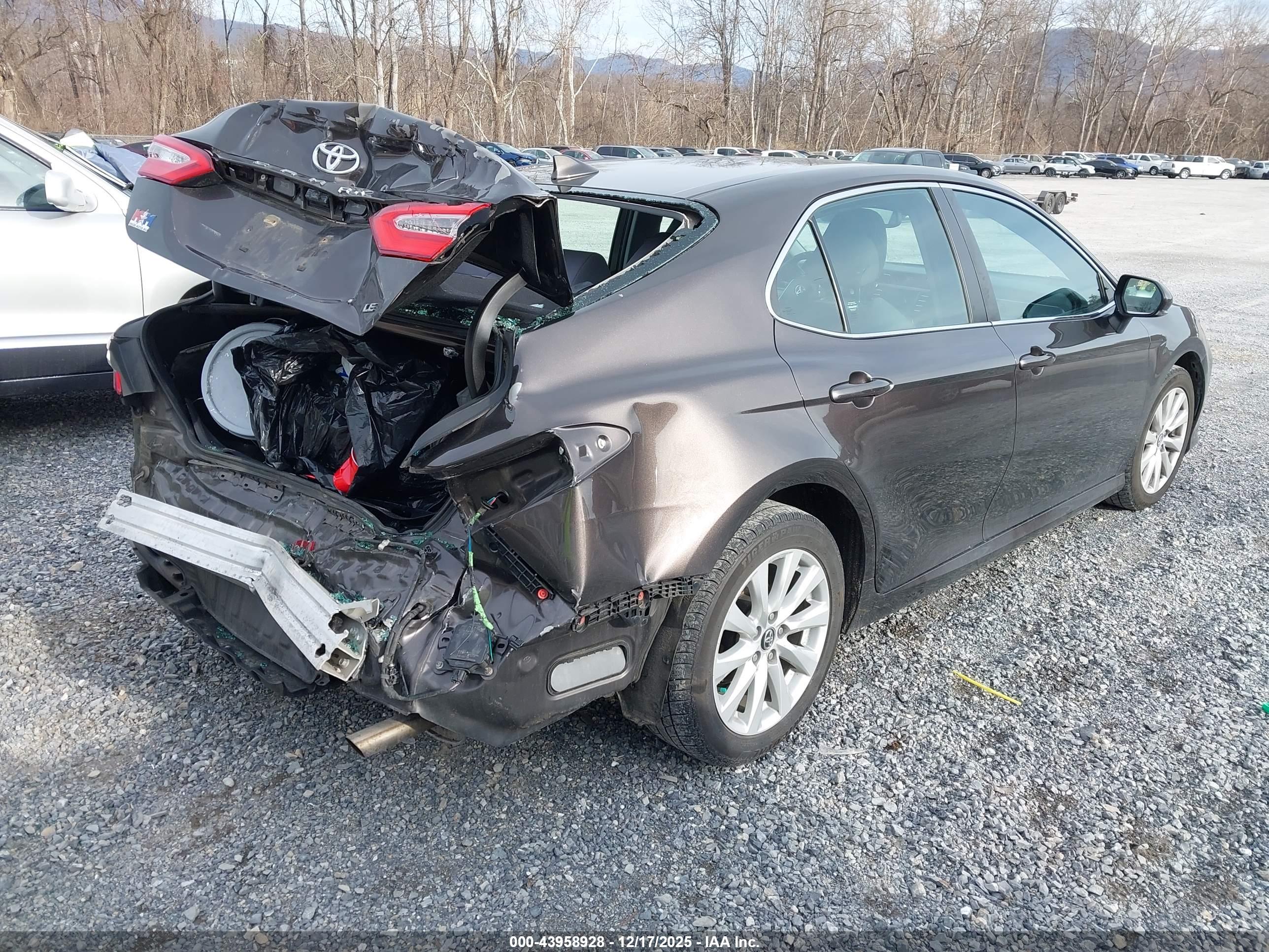 TOYOTA CAMRY image 4