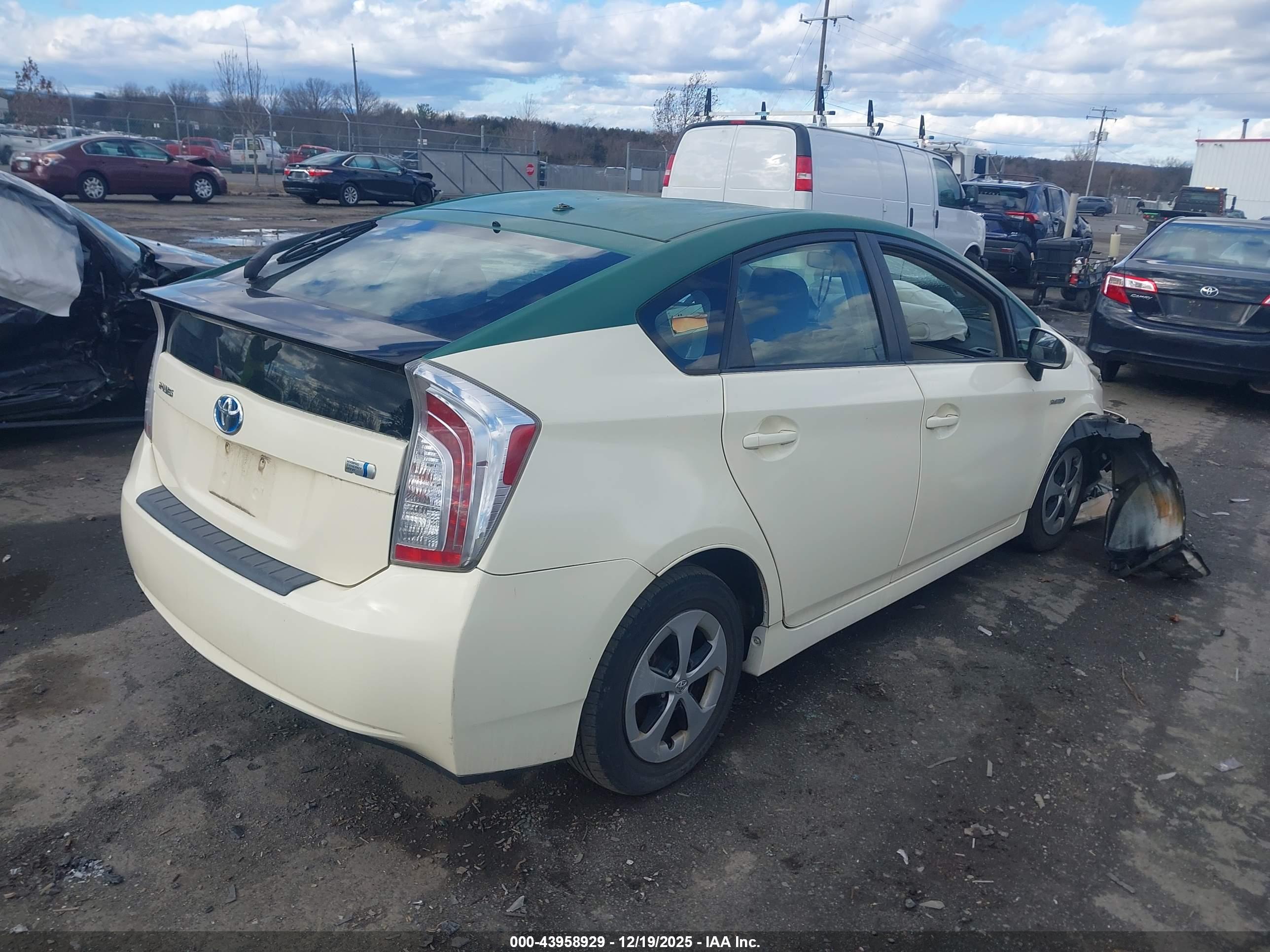 TOYOTA PRIUS image 4