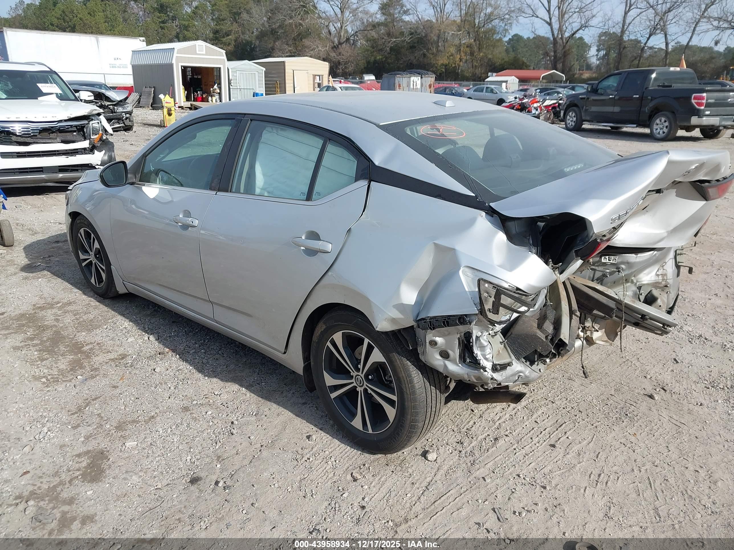 NISSAN SENTRA image 3
