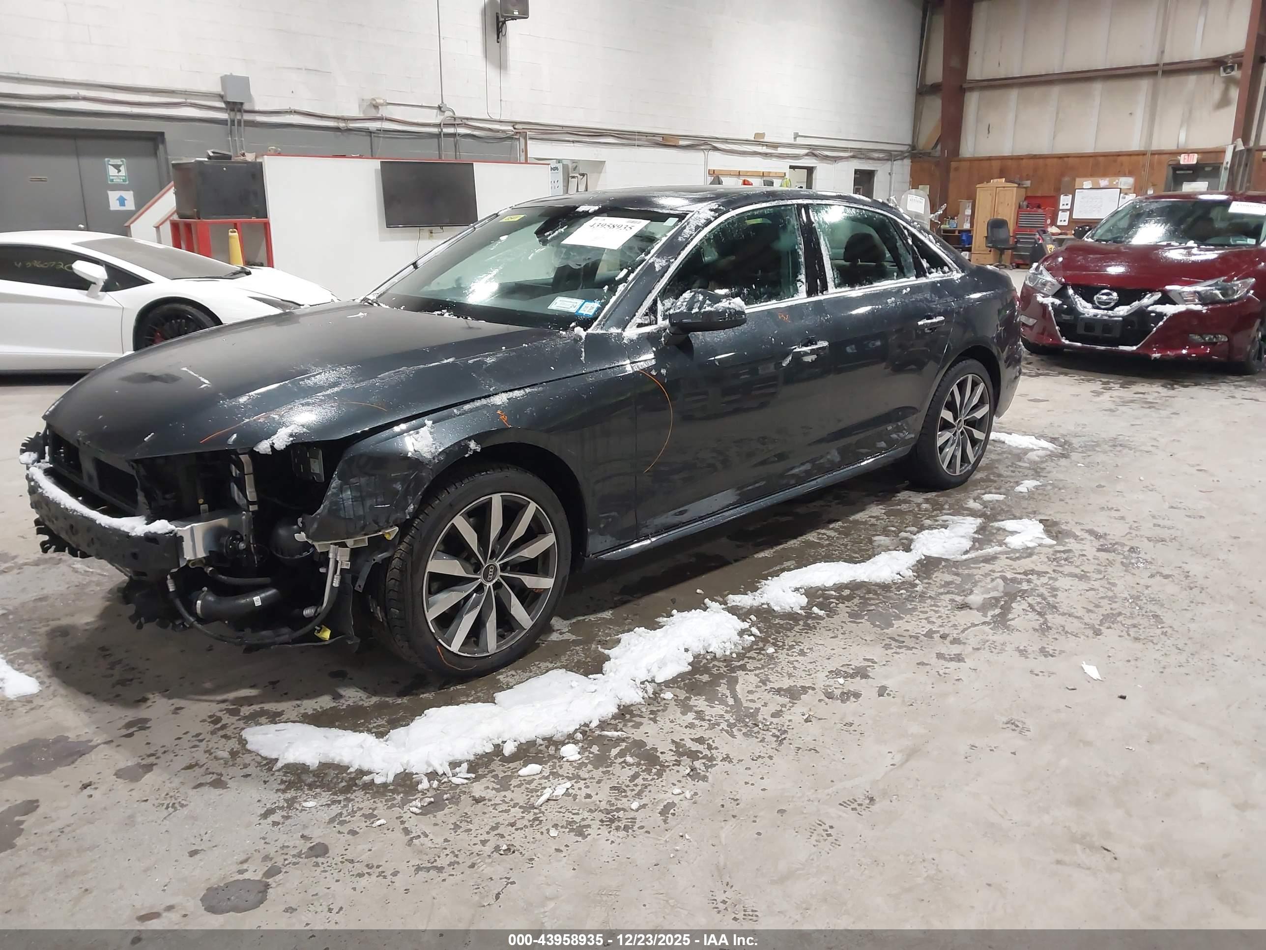 AUDI A4 image 2