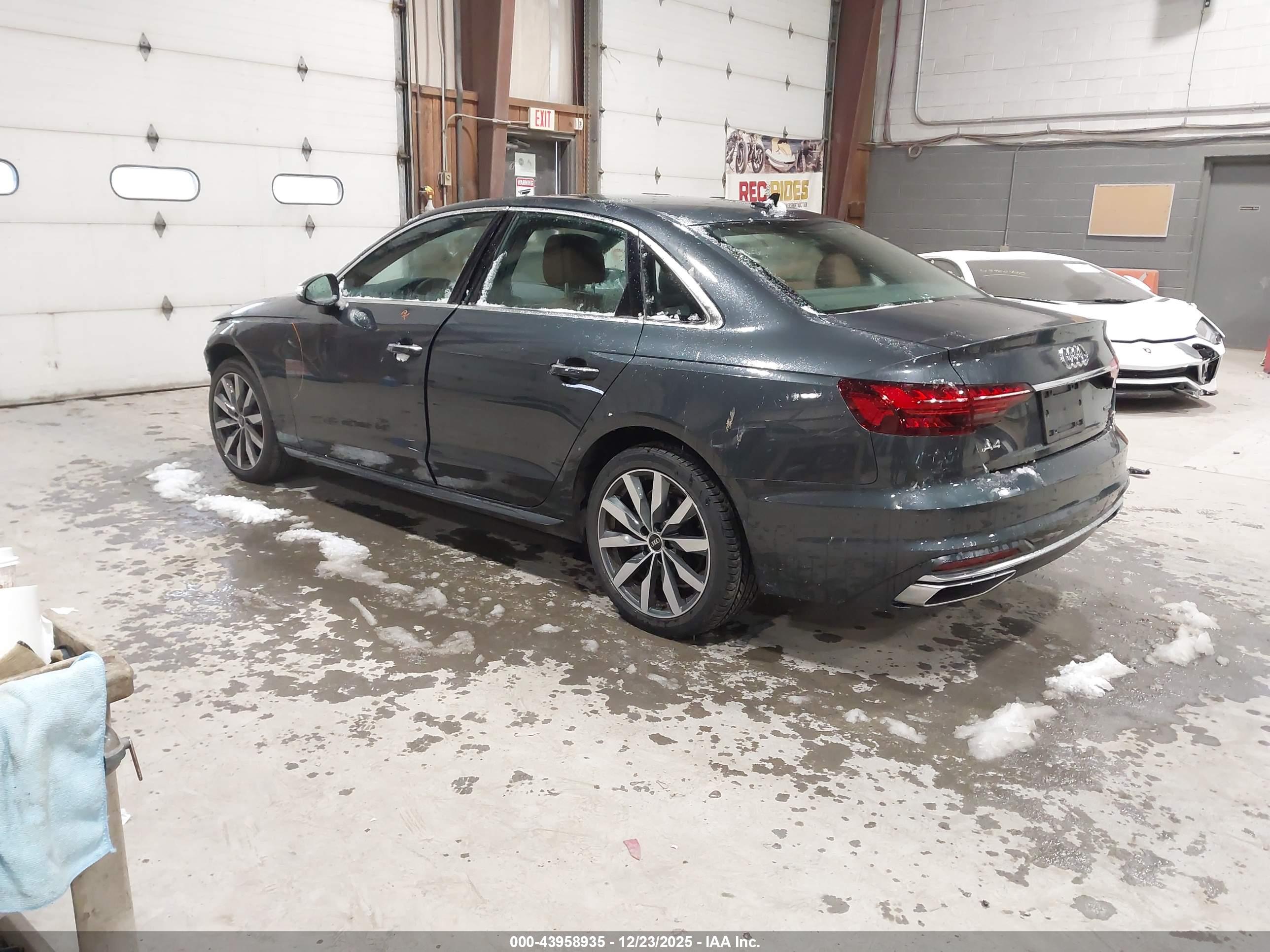 AUDI A4 image 3