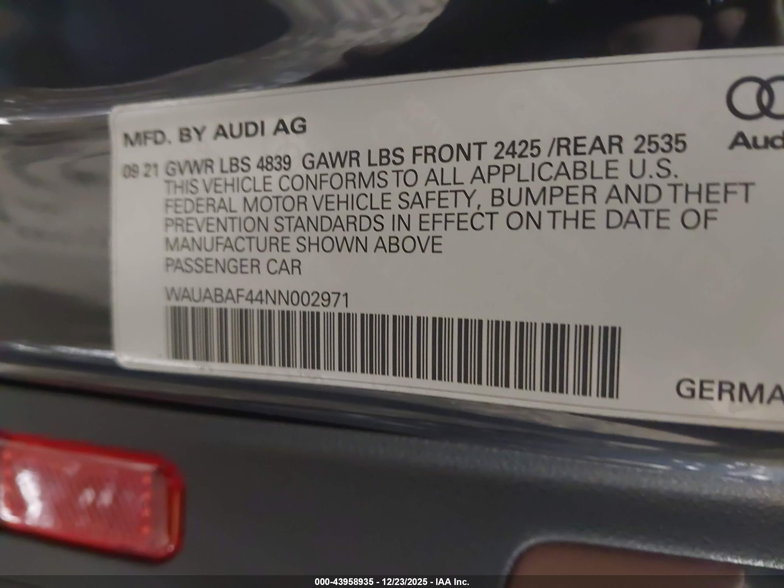 AUDI A4 image 9