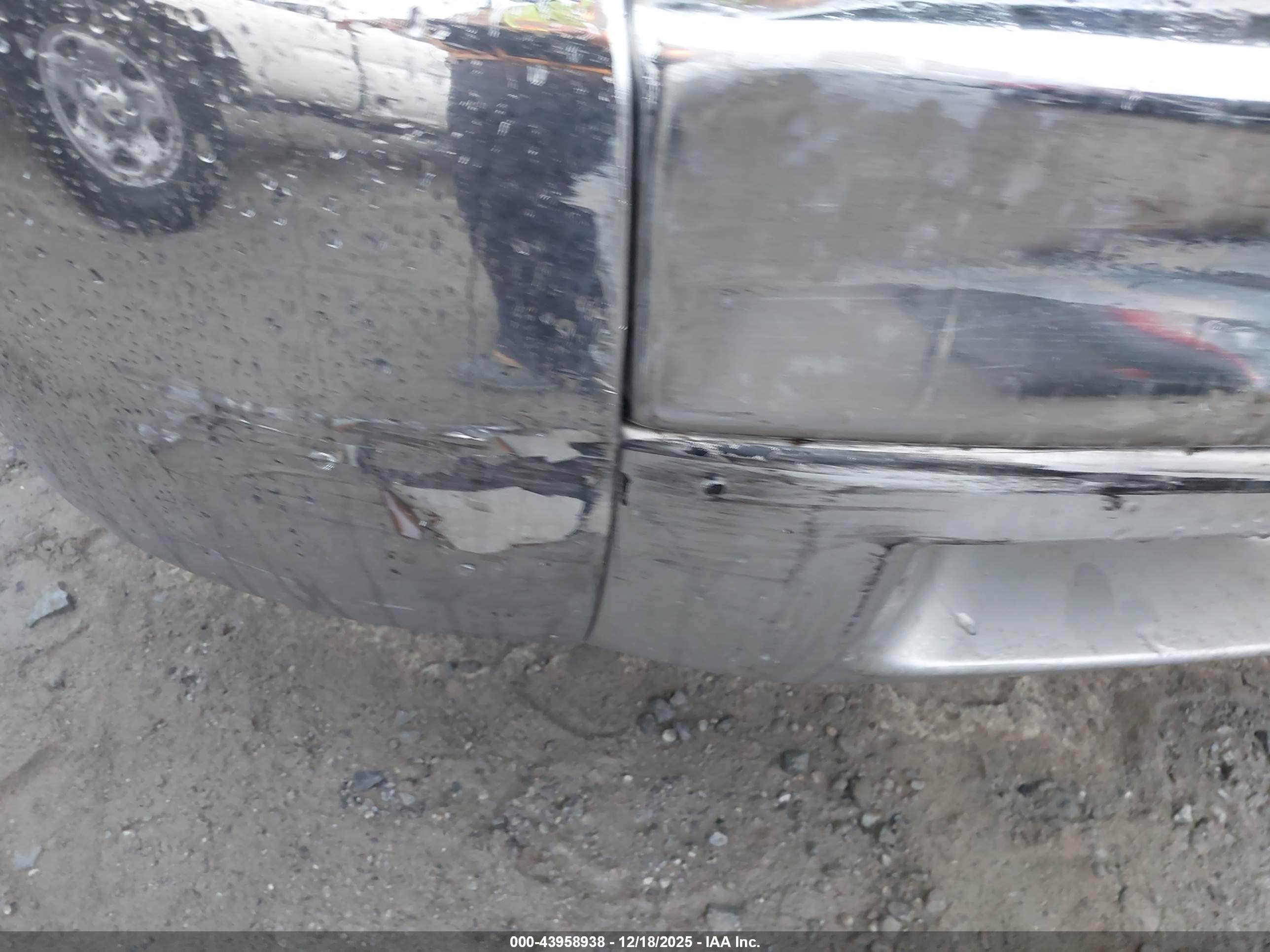 CHEVROLET SILVERADO image 6