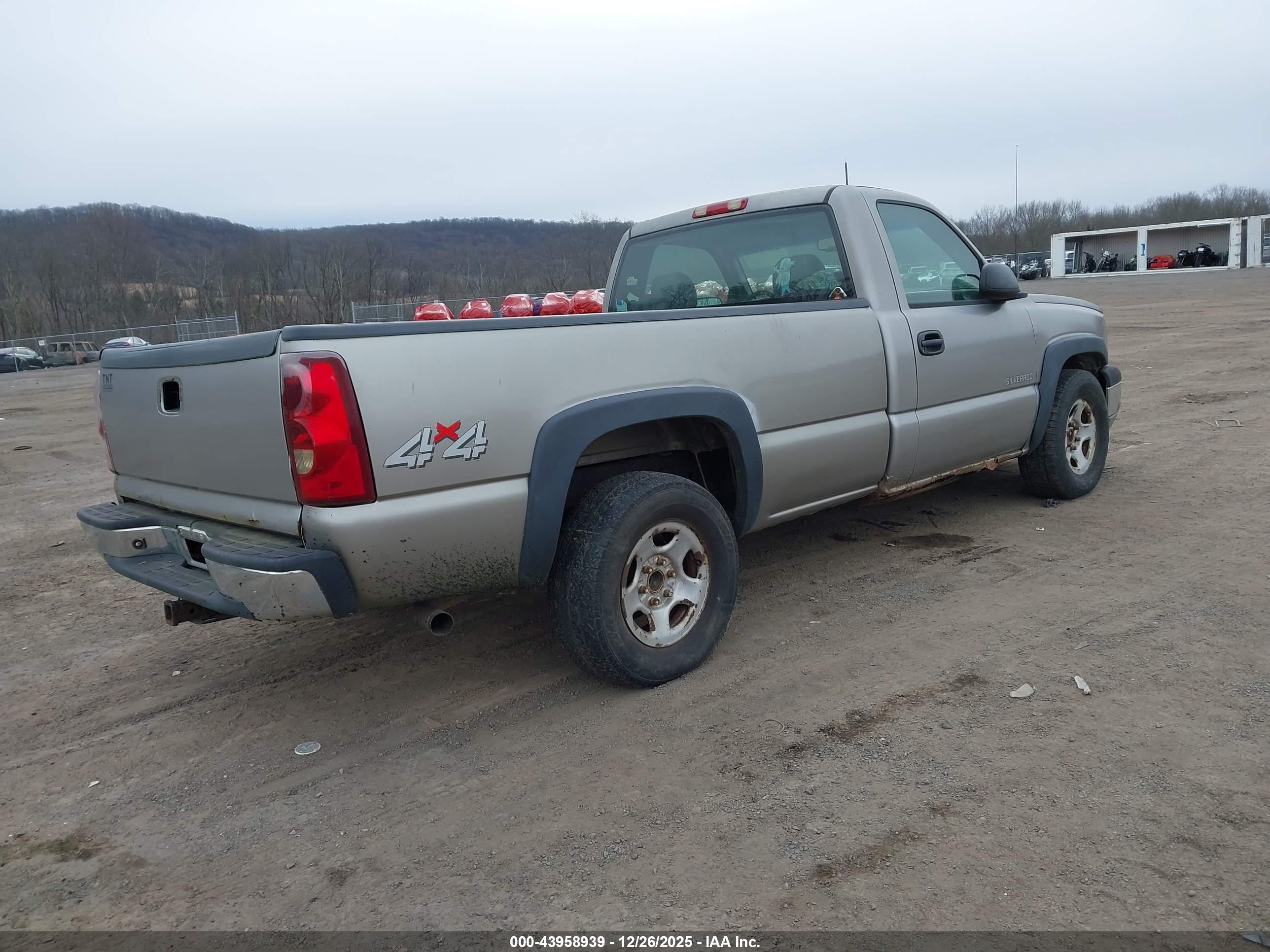 CHEVROLET SILVERADO image 4