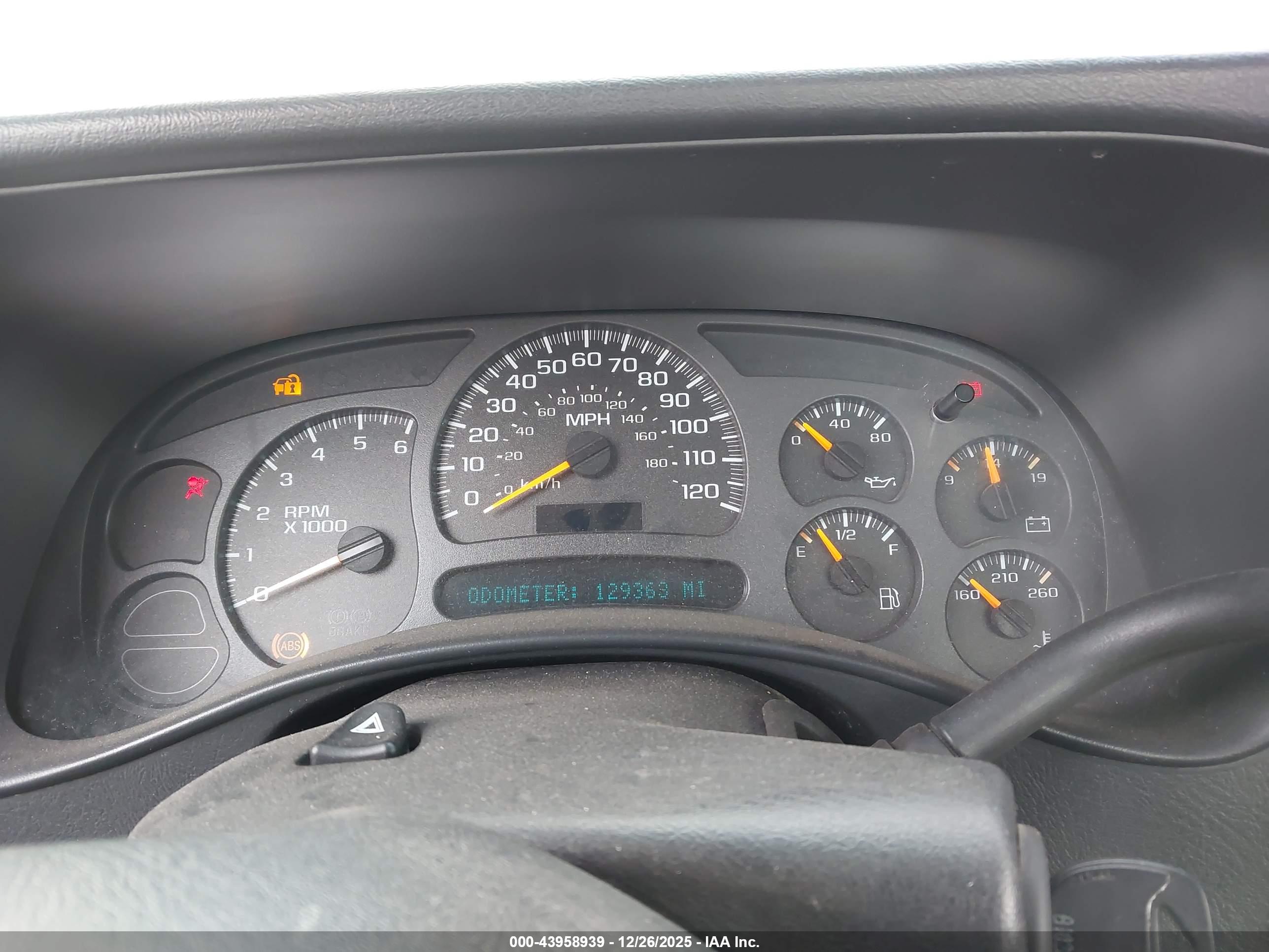 CHEVROLET SILVERADO image 7