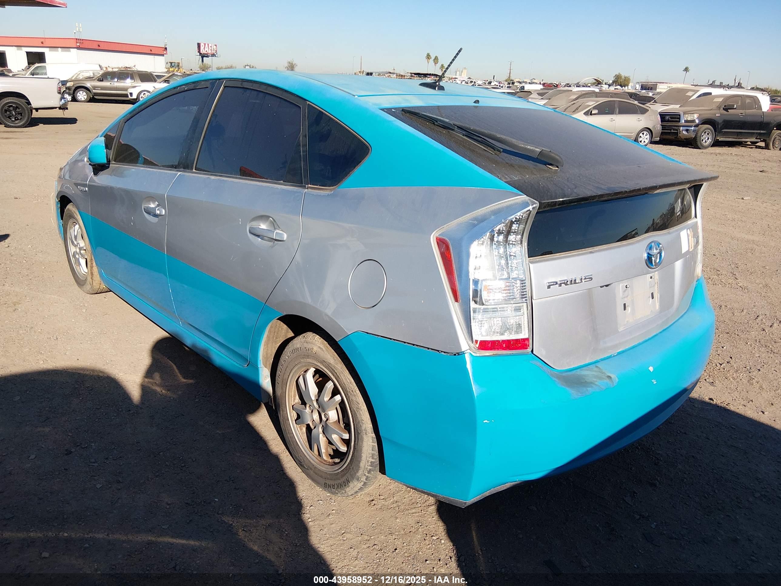 TOYOTA PRIUS image 3