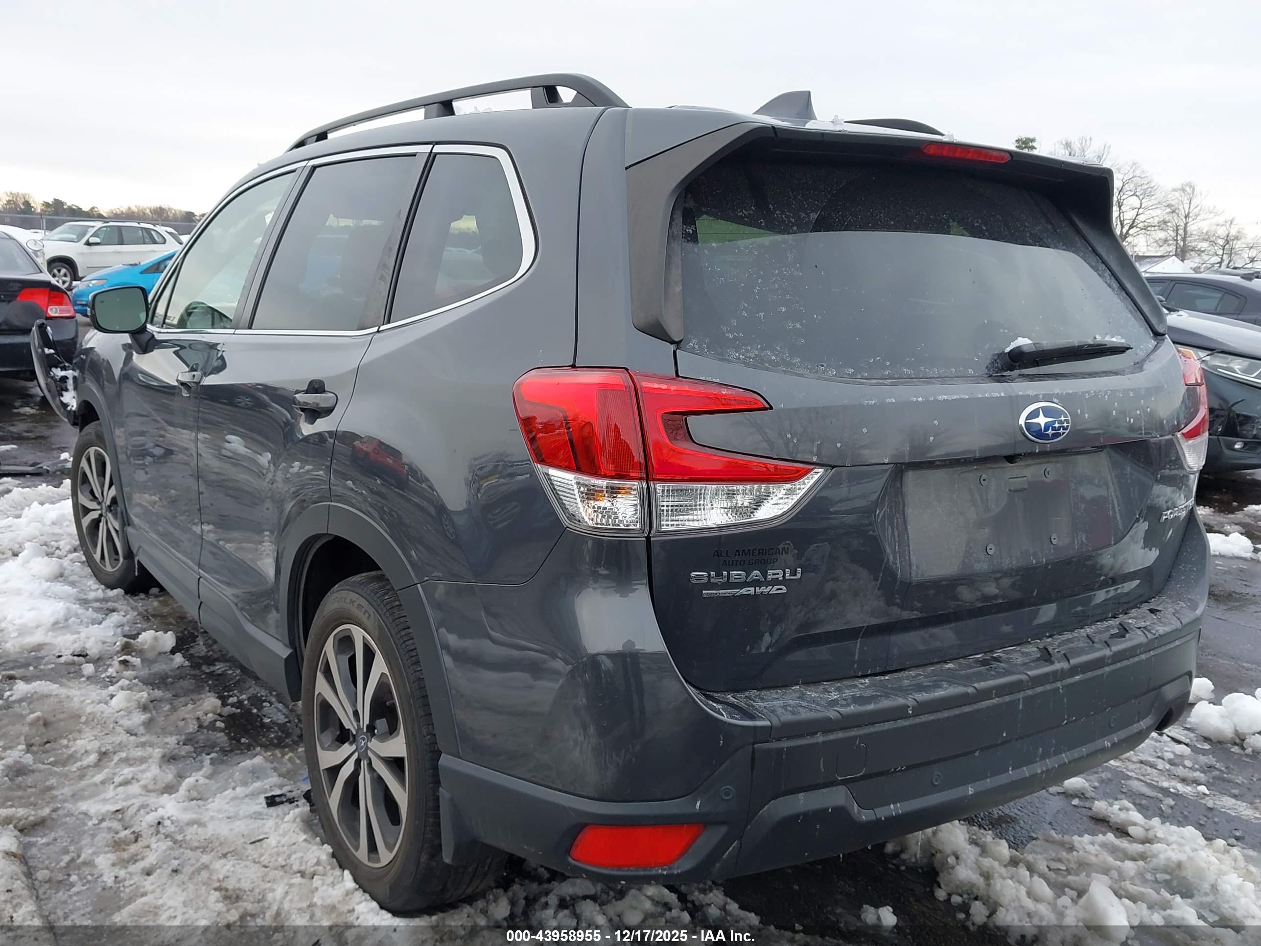 SUBARU FORESTER image 3
