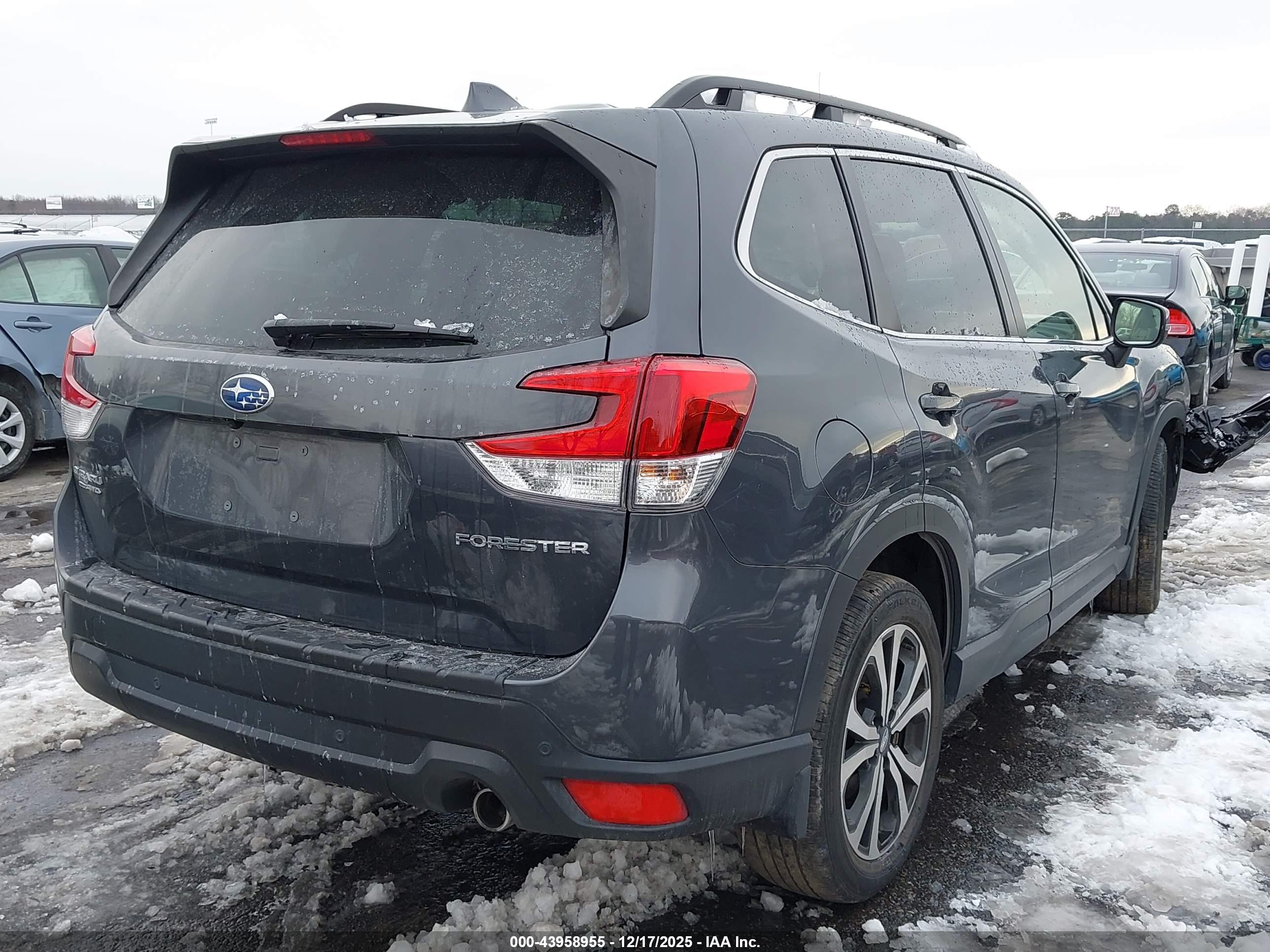 SUBARU FORESTER image 4