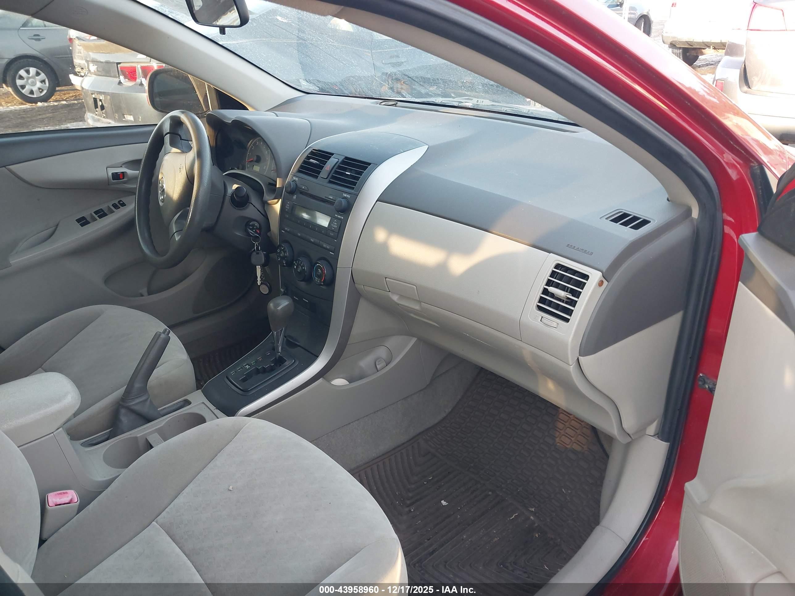 TOYOTA COROLLA image 5