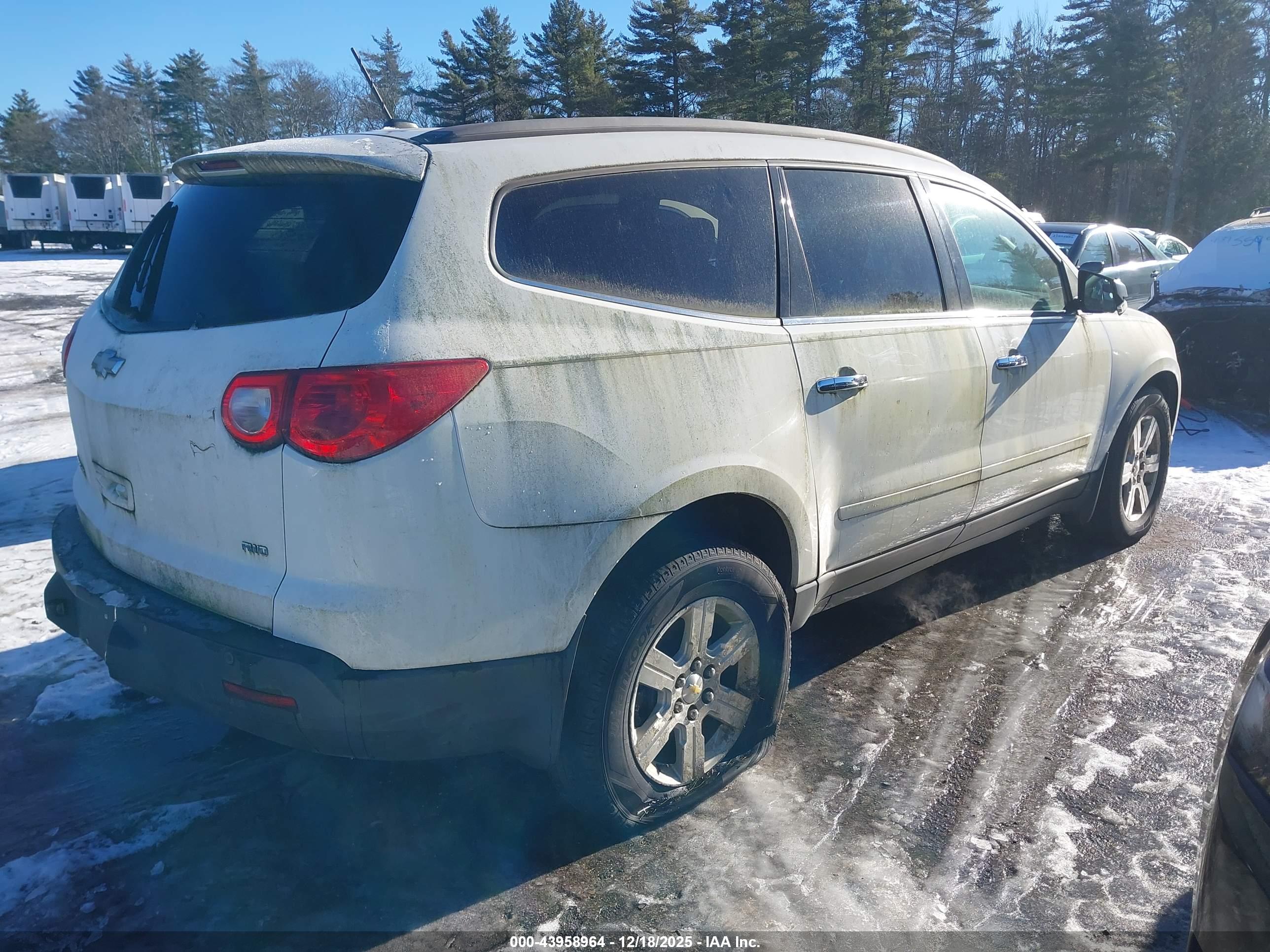 CHEVROLET TRAVERSE image 4