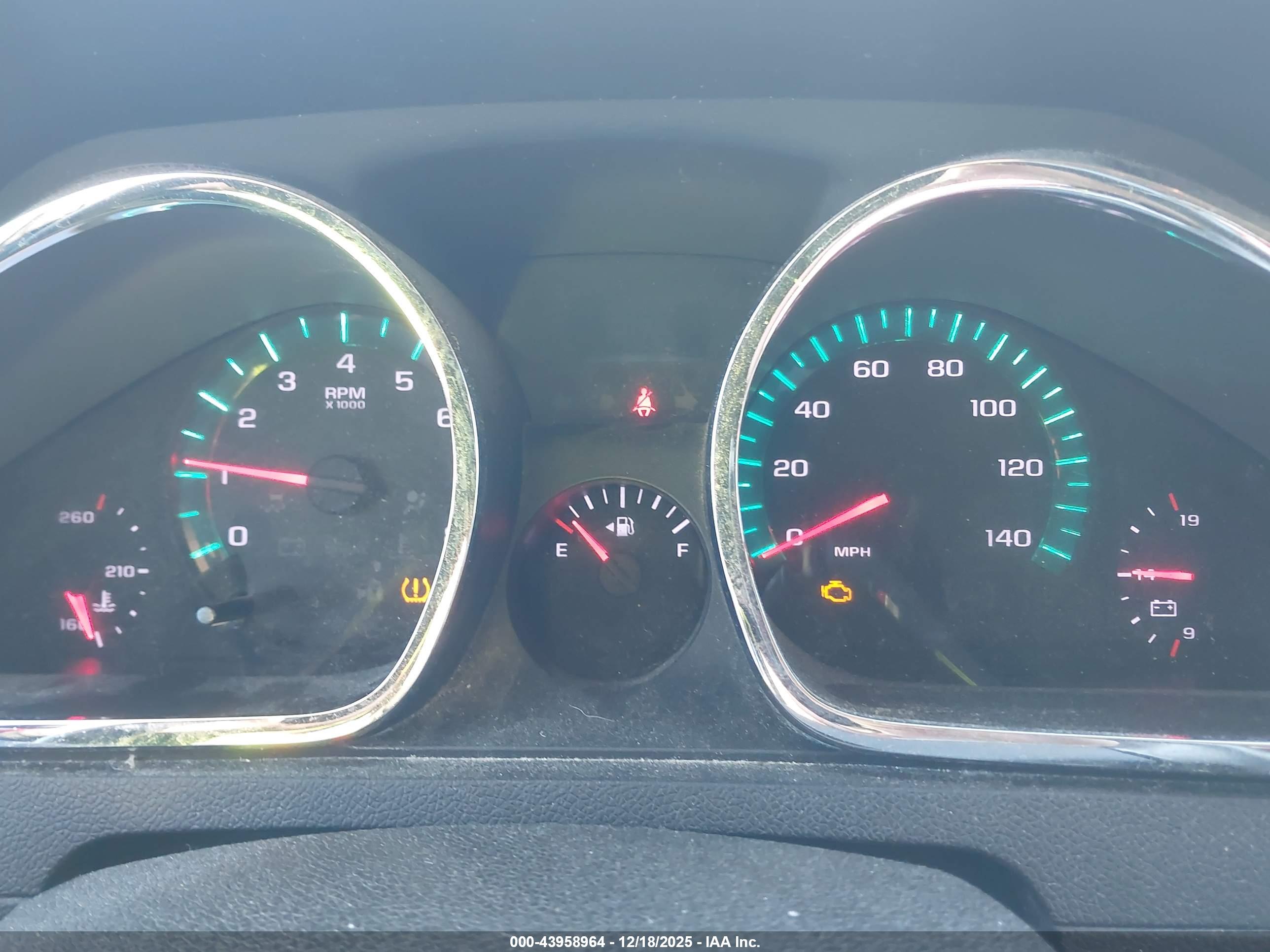 CHEVROLET TRAVERSE image 7