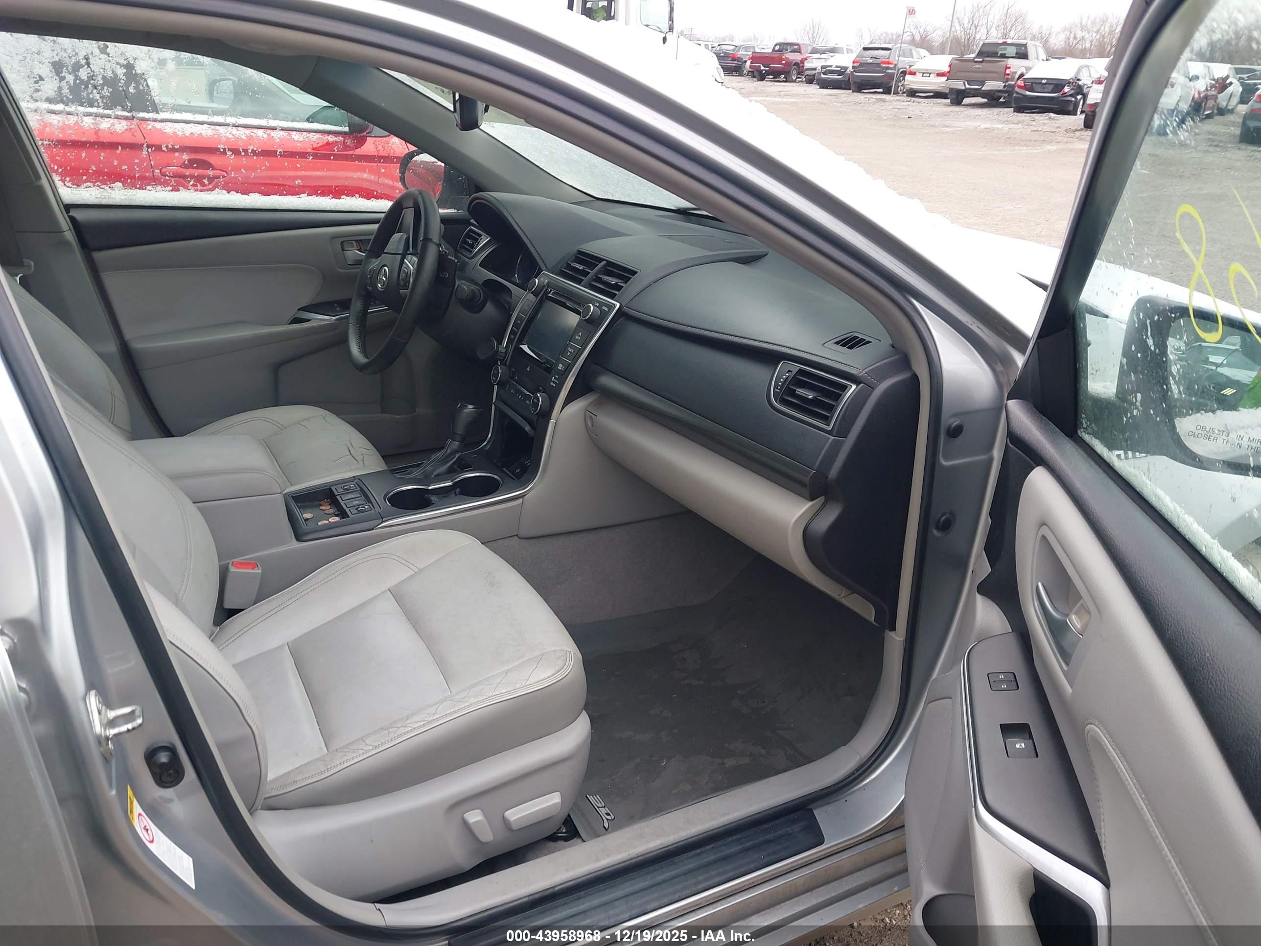 TOYOTA CAMRY image 5