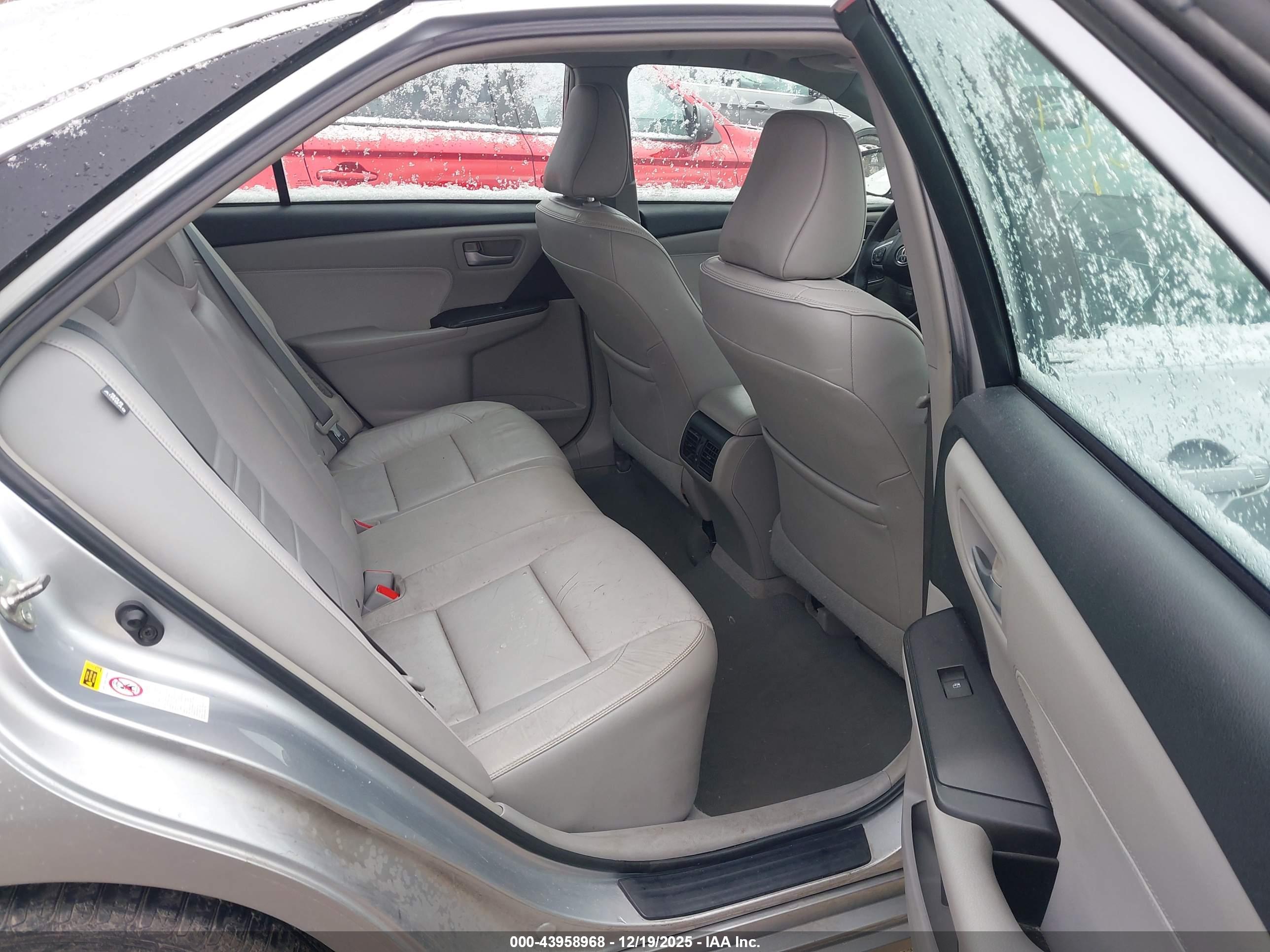 TOYOTA CAMRY image 8