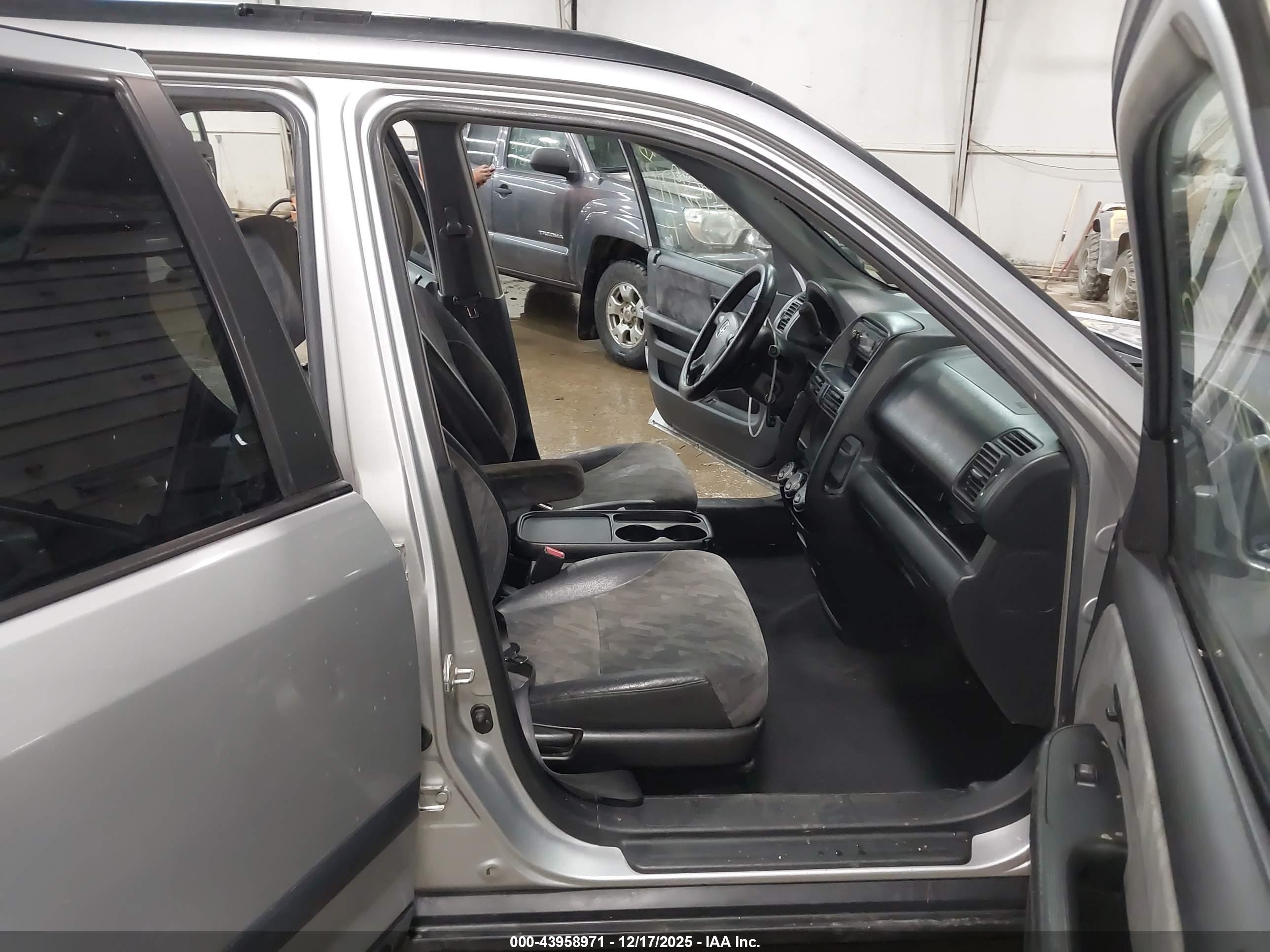 HONDA CR-V image 5