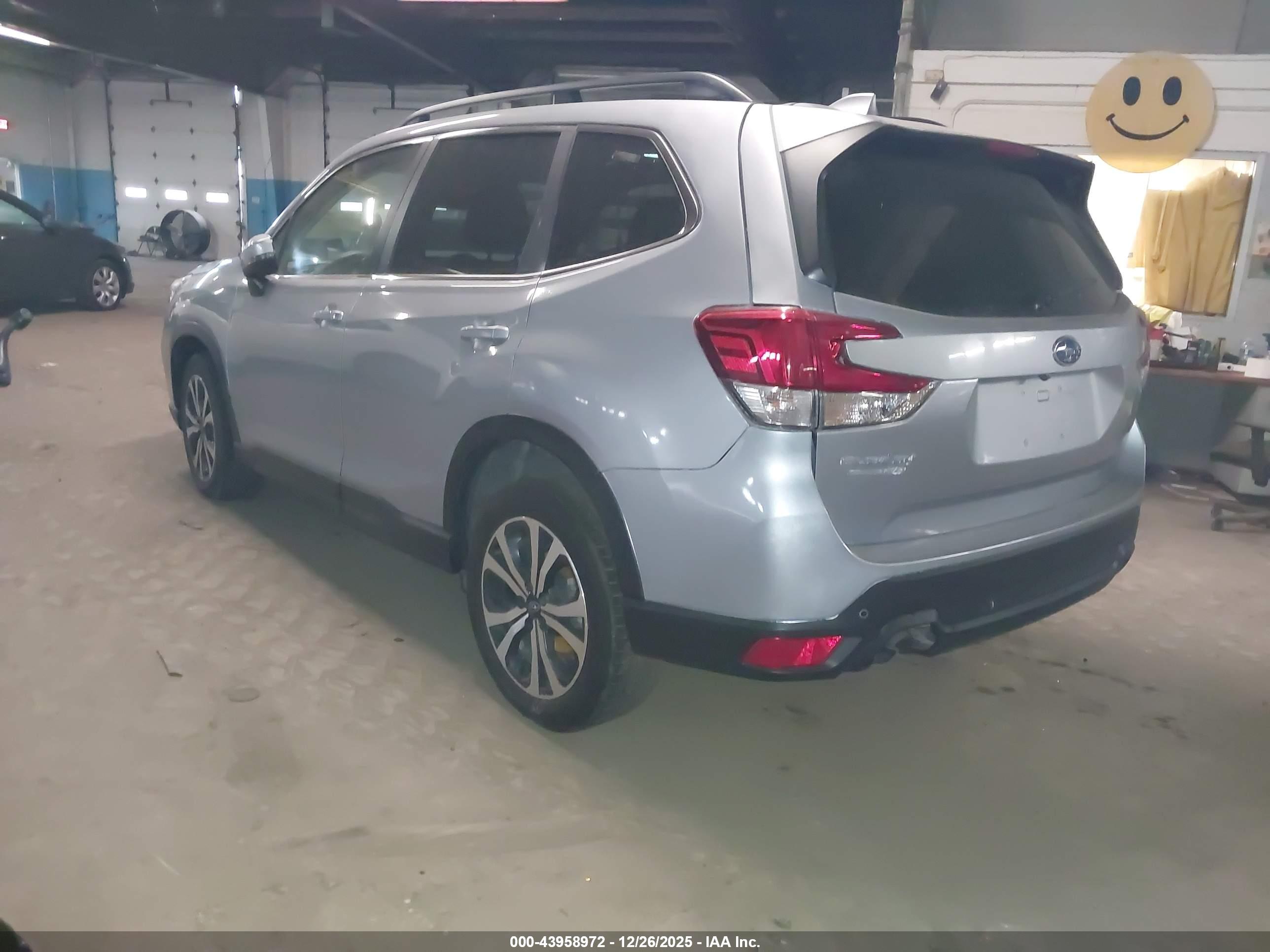 SUBARU FORESTER image 3