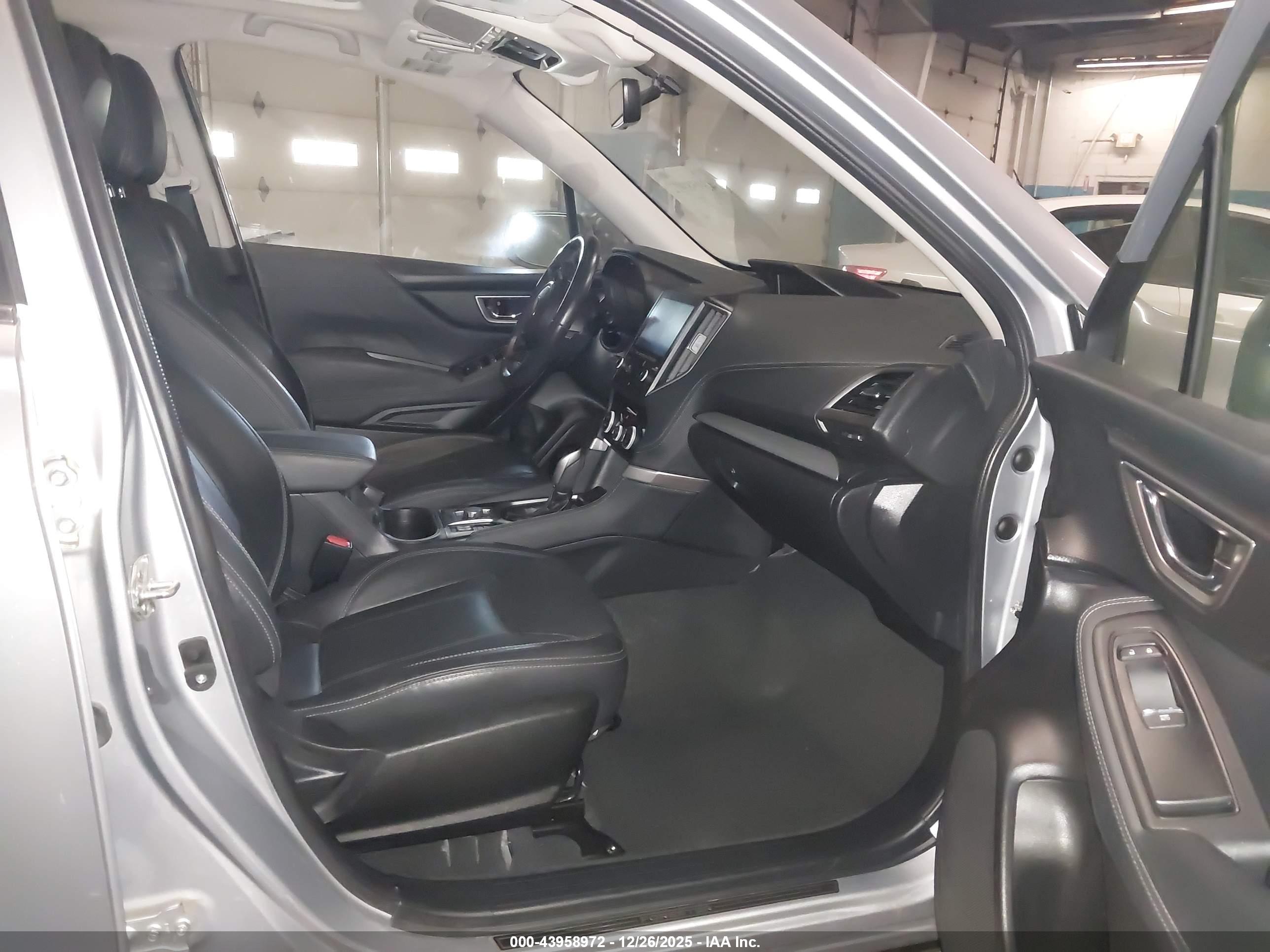 SUBARU FORESTER image 5