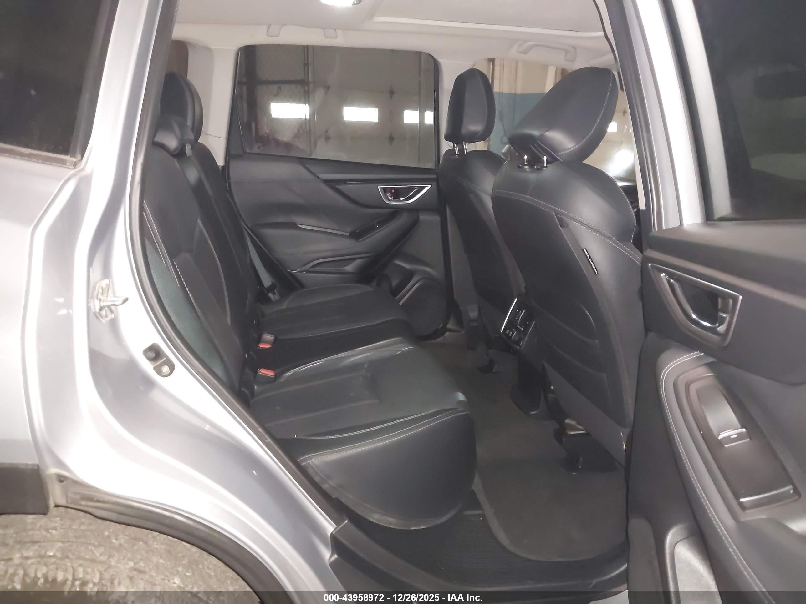 SUBARU FORESTER image 8