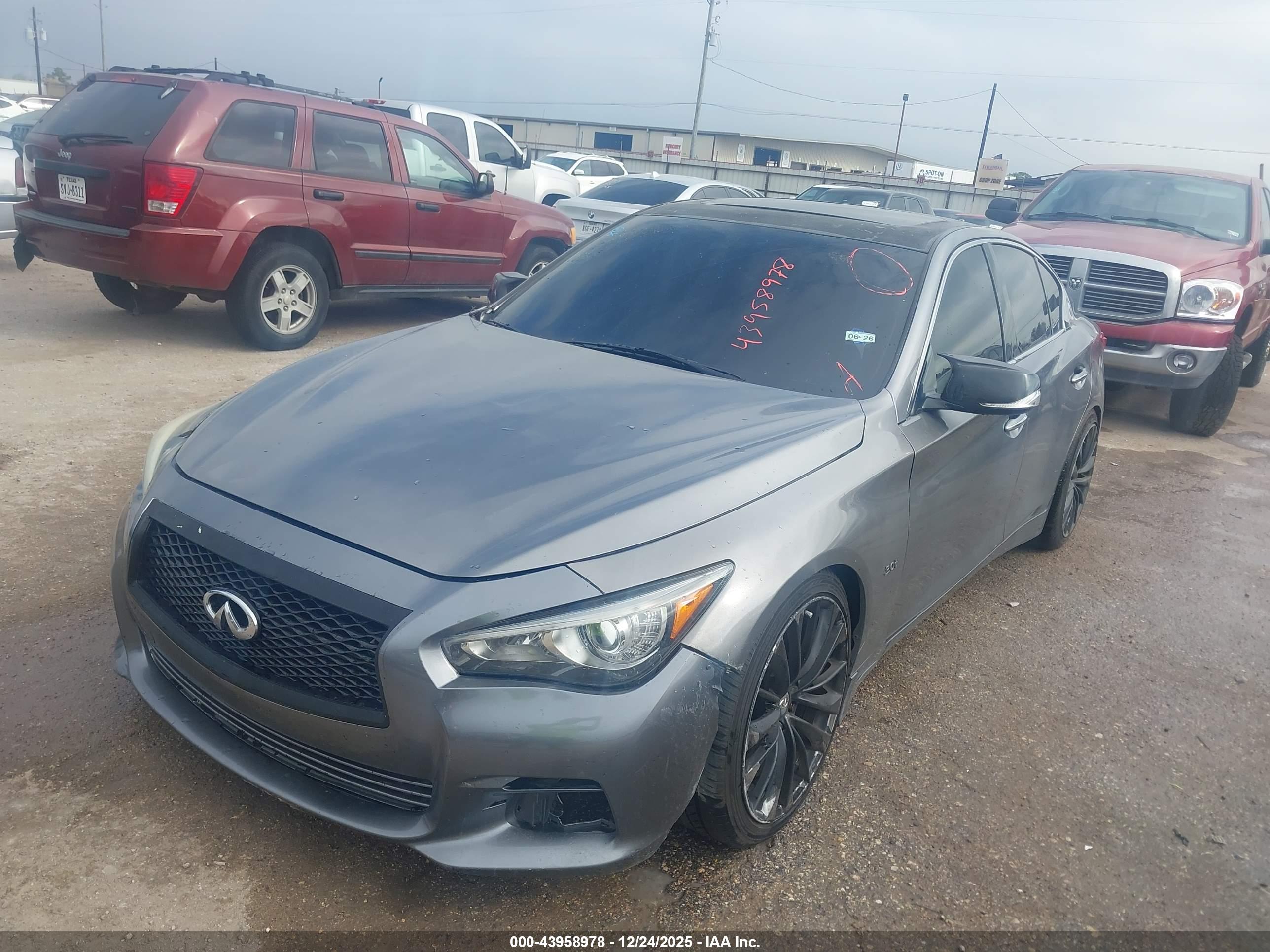 INFINITI Q50 image 2