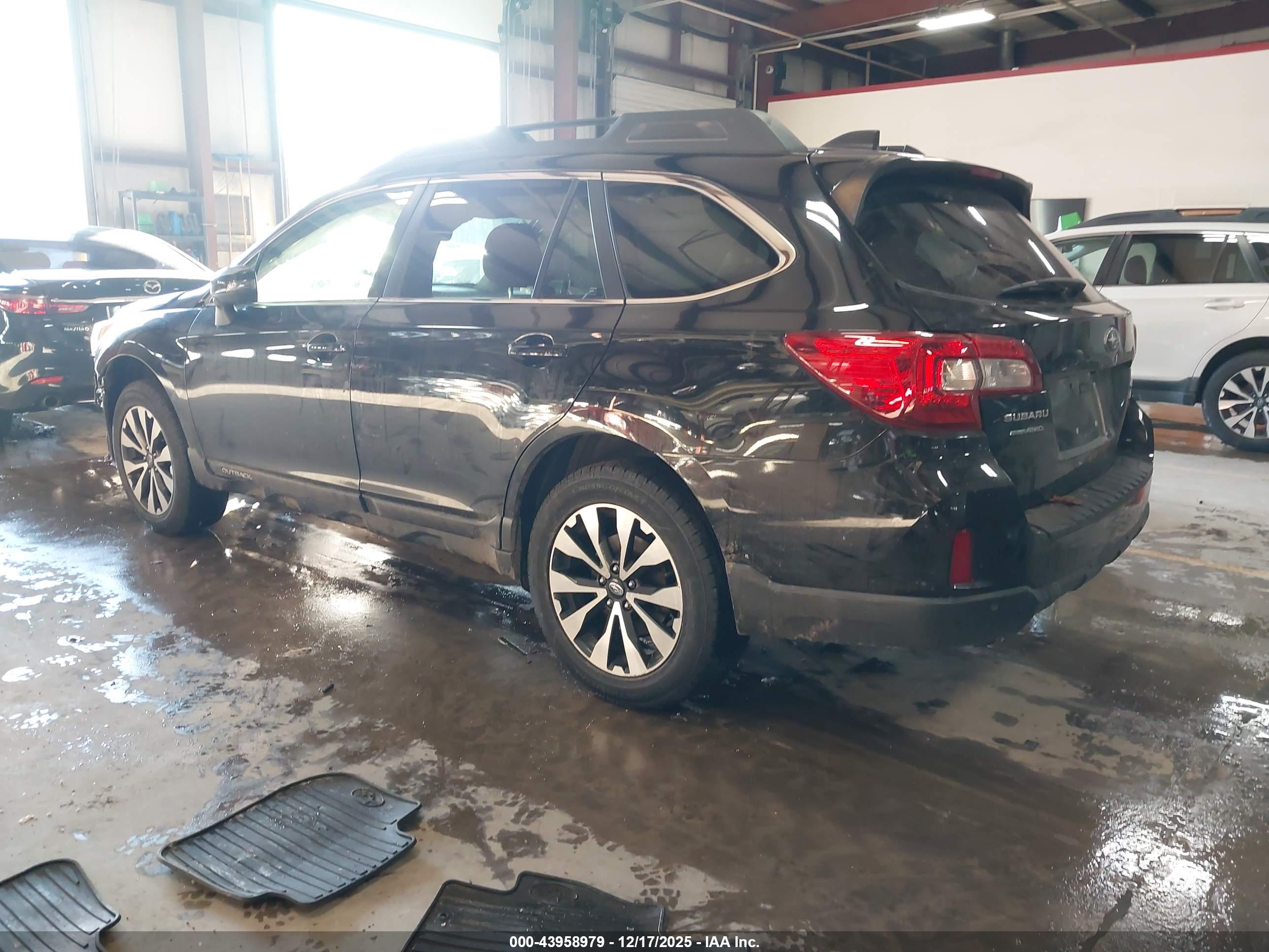 SUBARU OUTBACK image 3