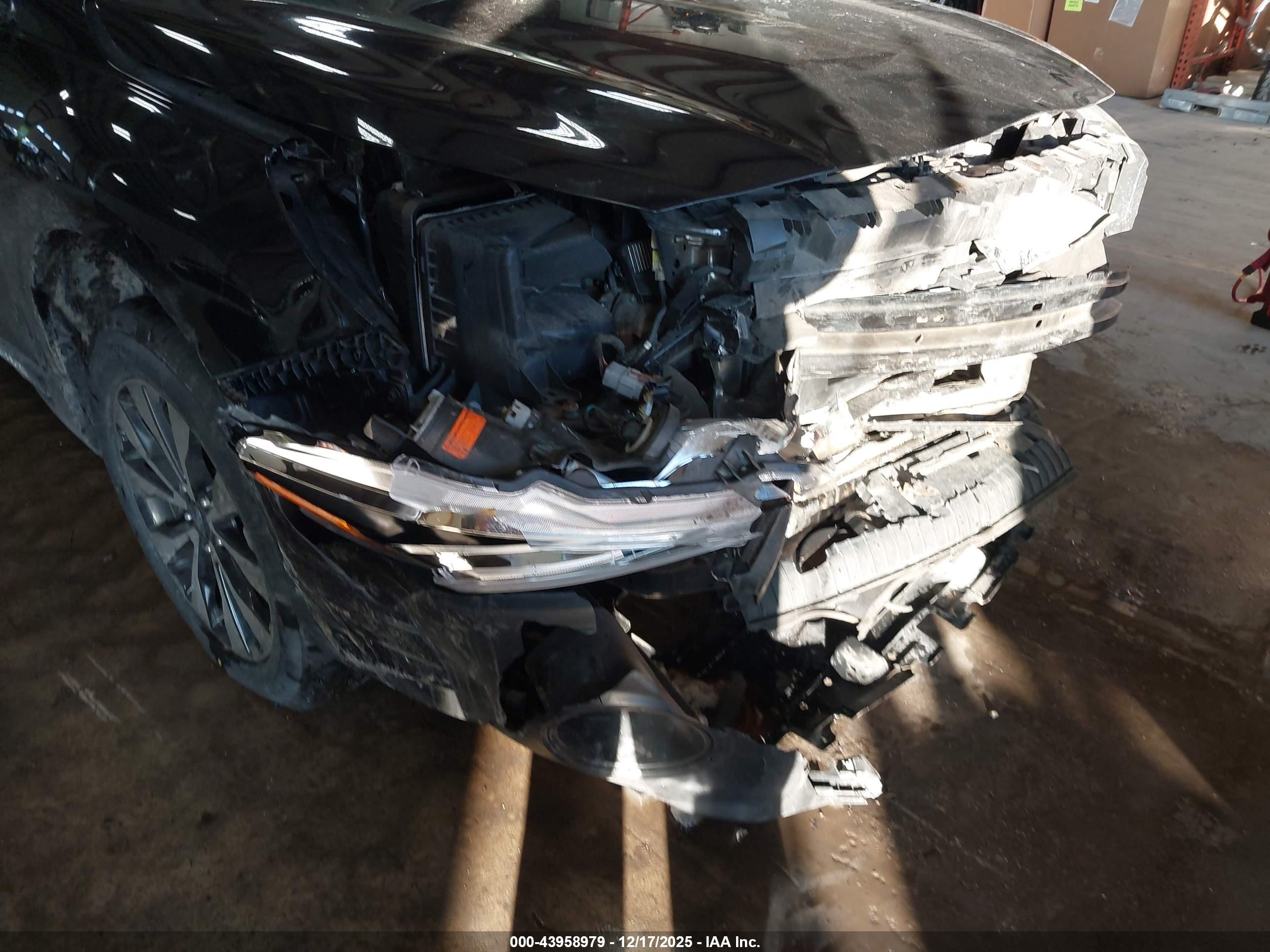 SUBARU OUTBACK image 6