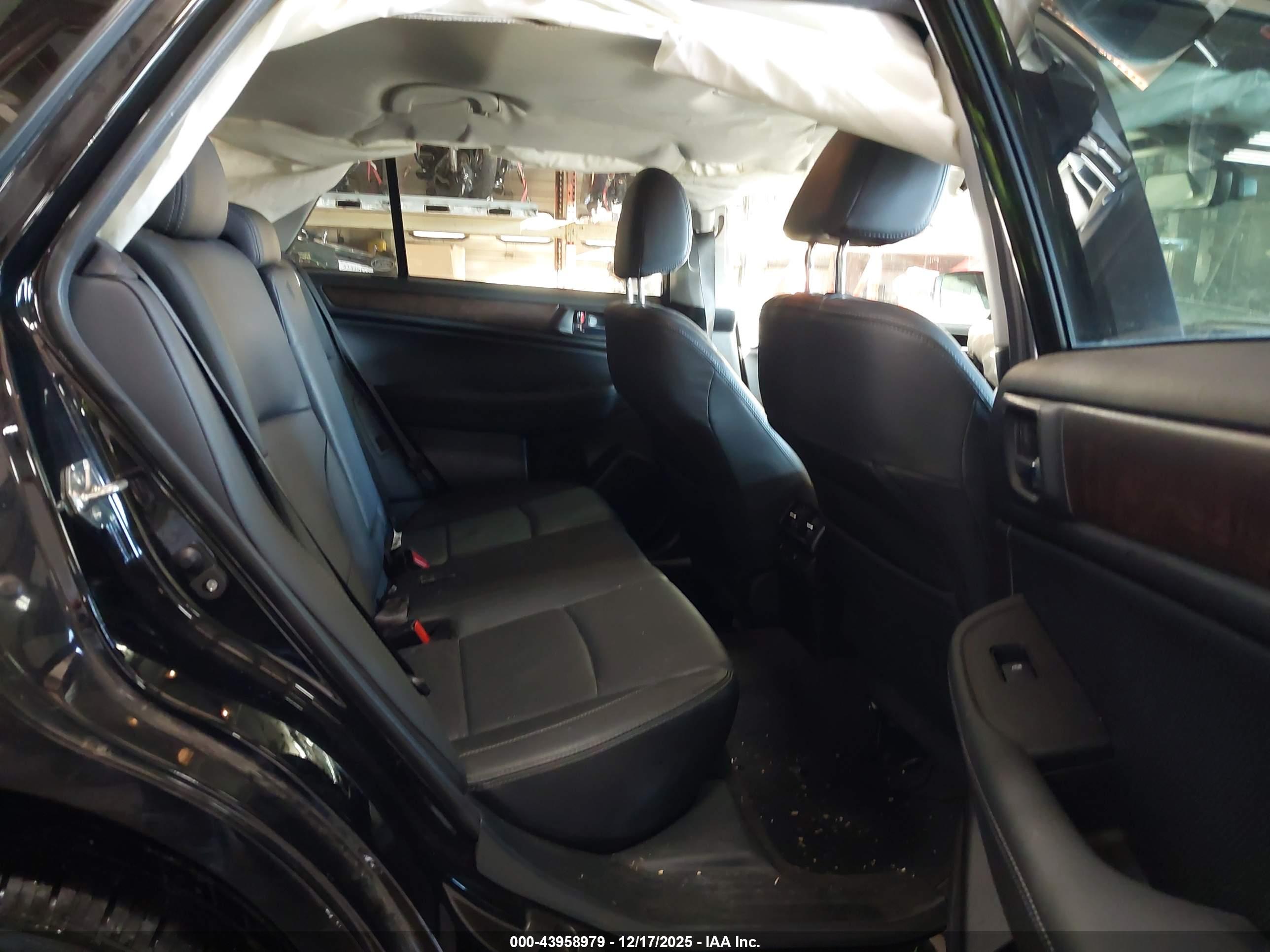 SUBARU OUTBACK image 8