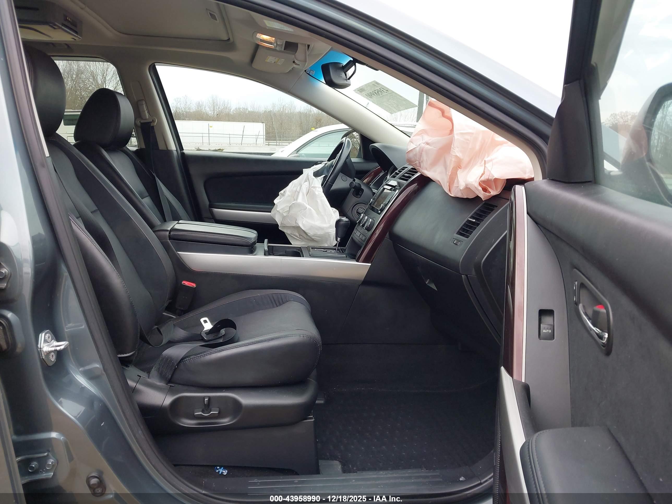 MAZDA CX-9 image 5