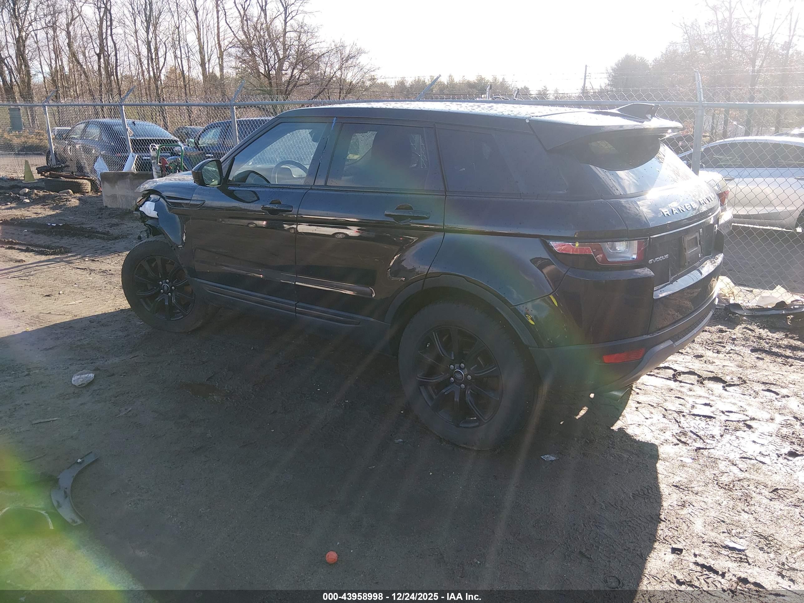 LAND ROVER image 3