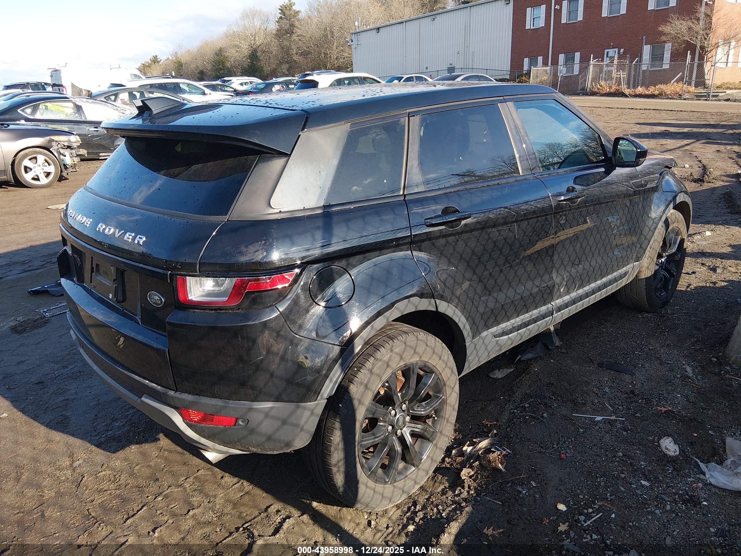 LAND ROVER image 4