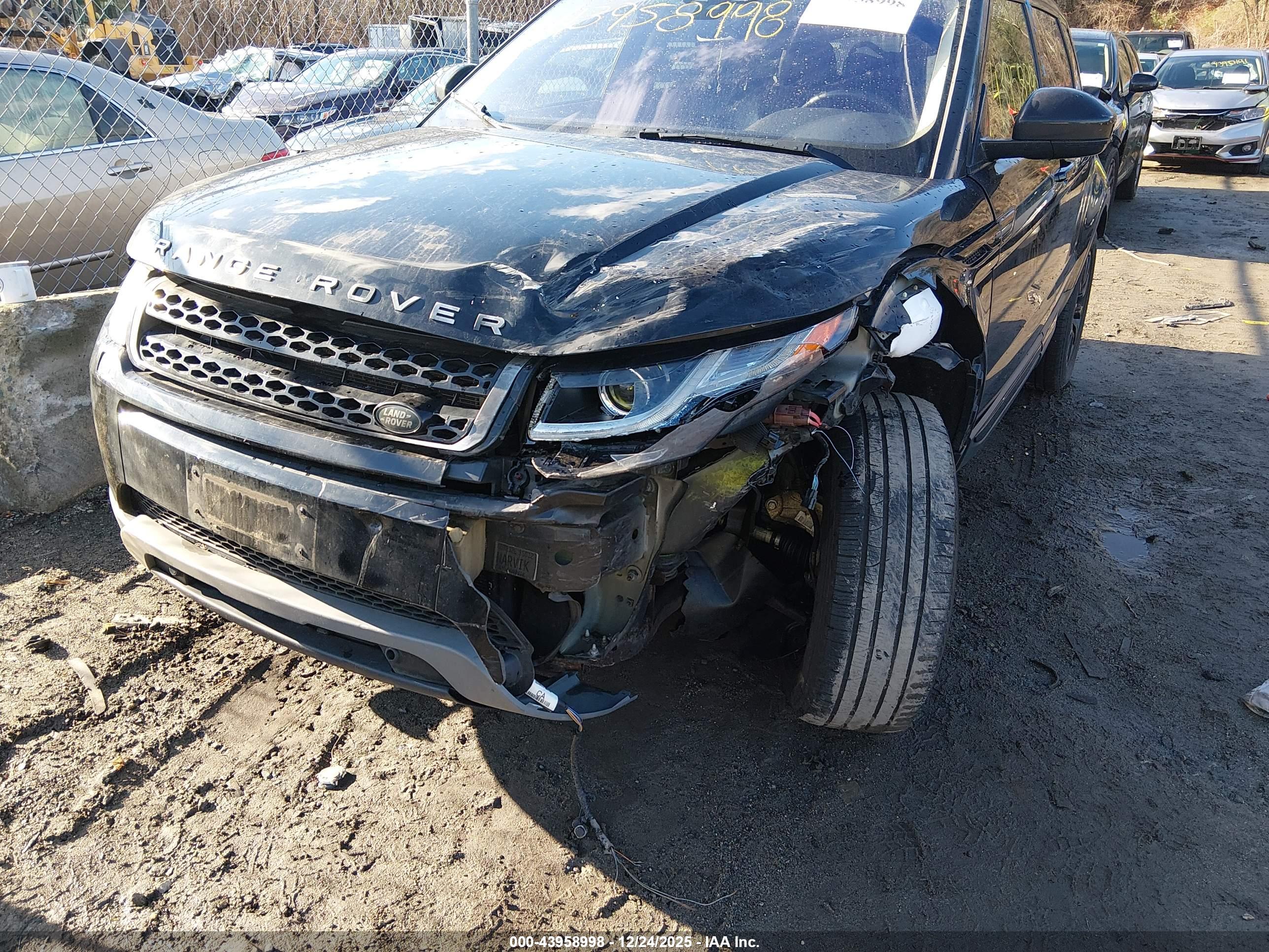 LAND ROVER image 6