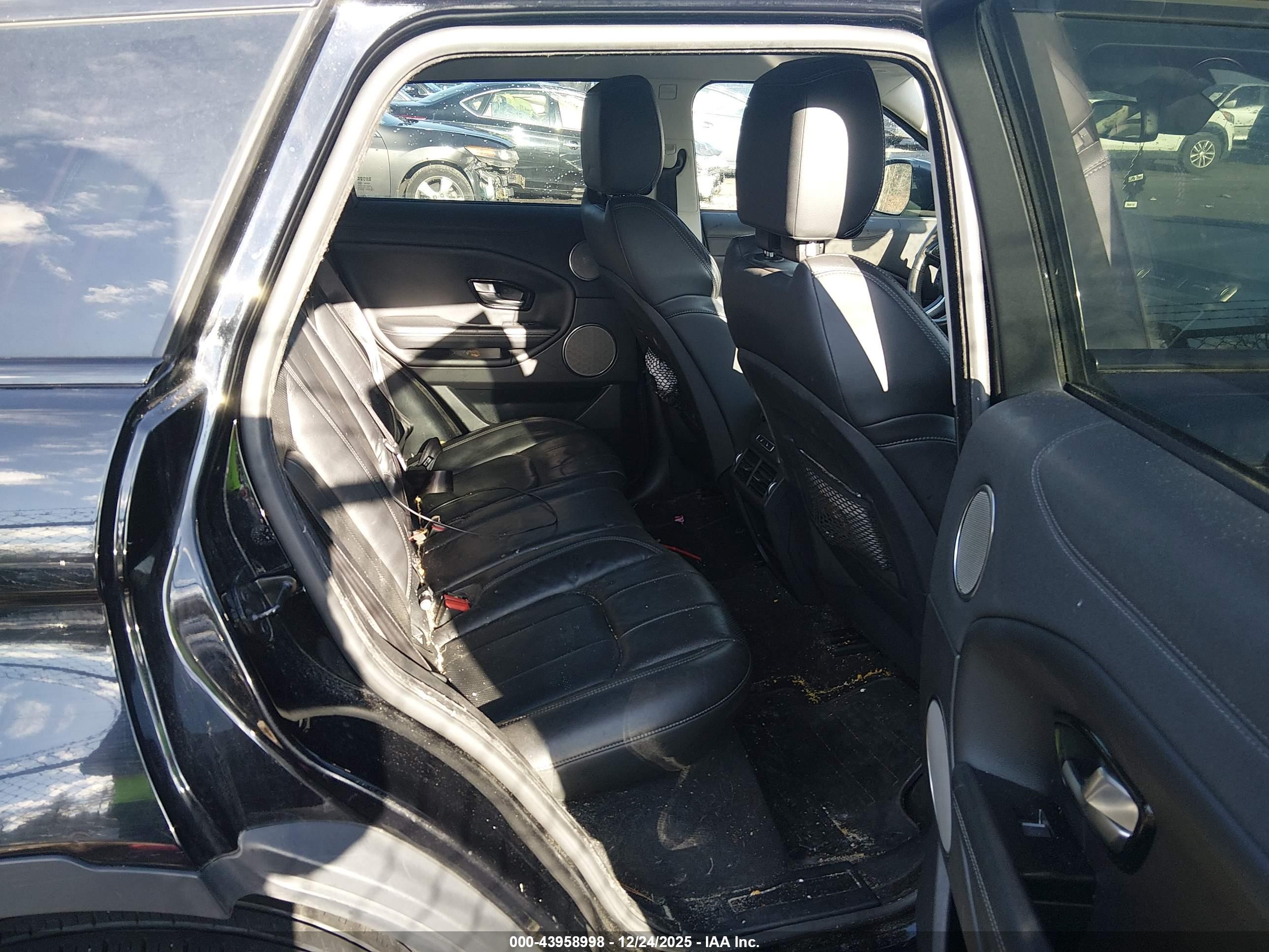 LAND ROVER image 8