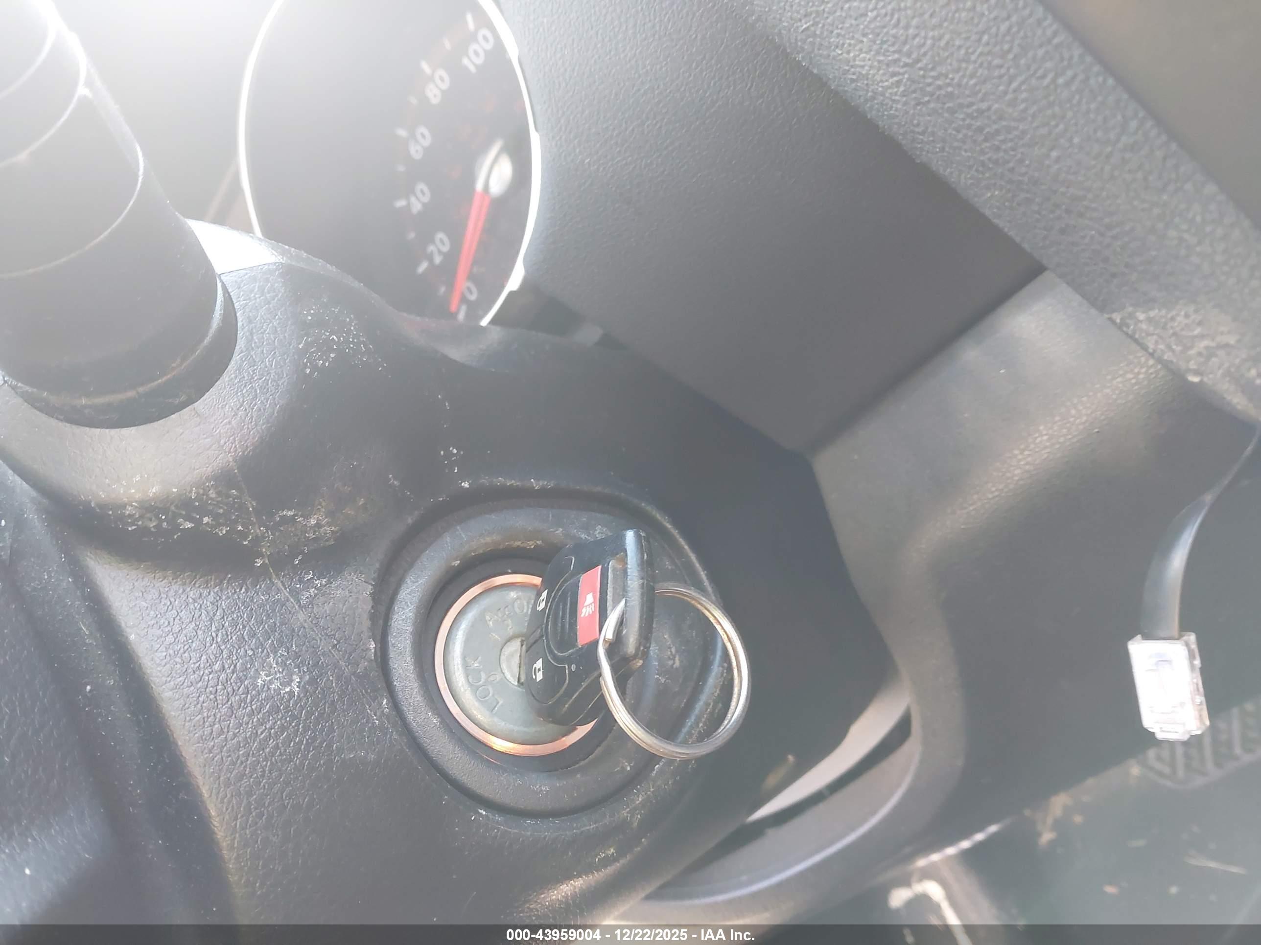 NISSAN ROGUE image 11