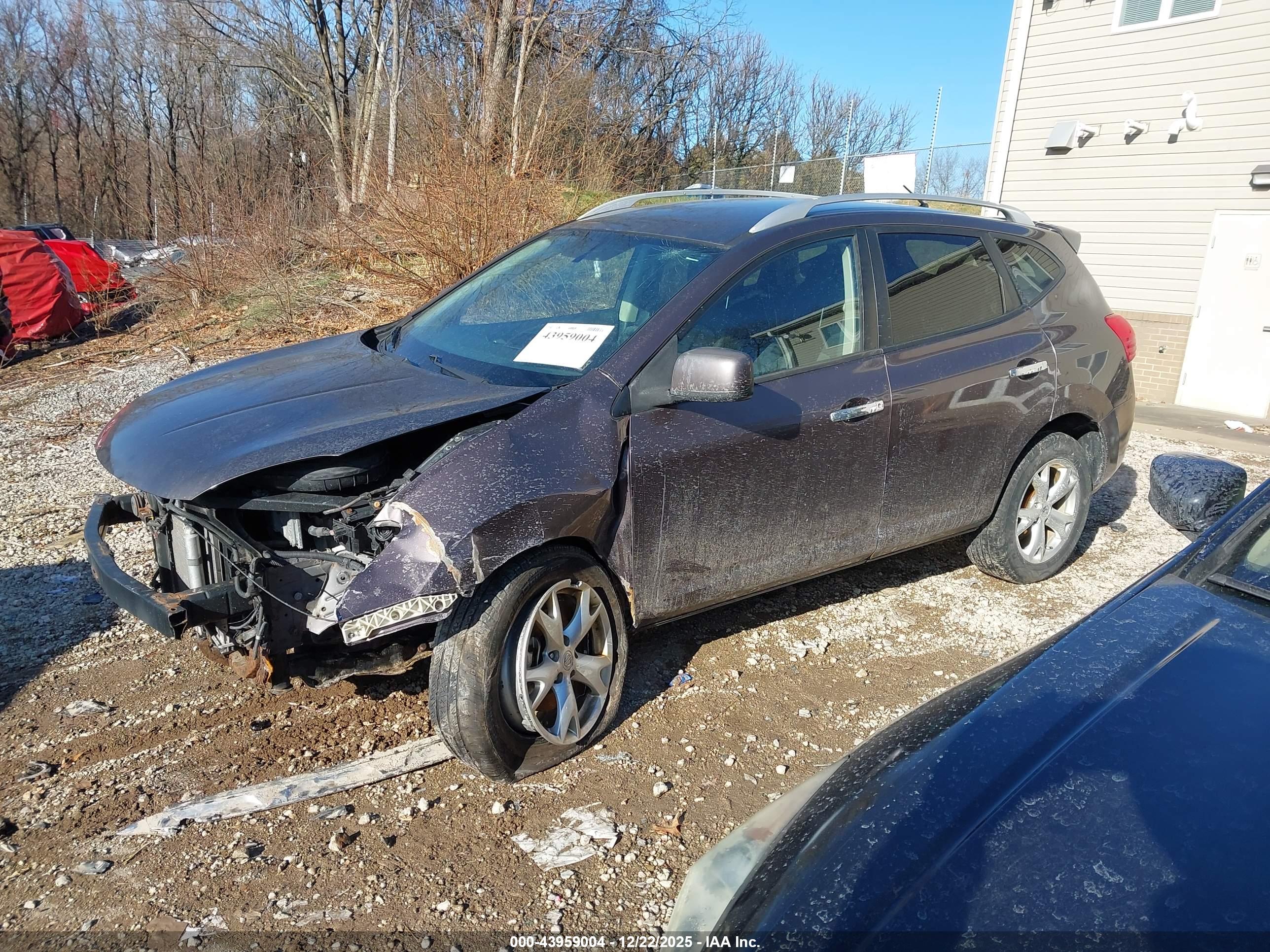 NISSAN ROGUE image 2