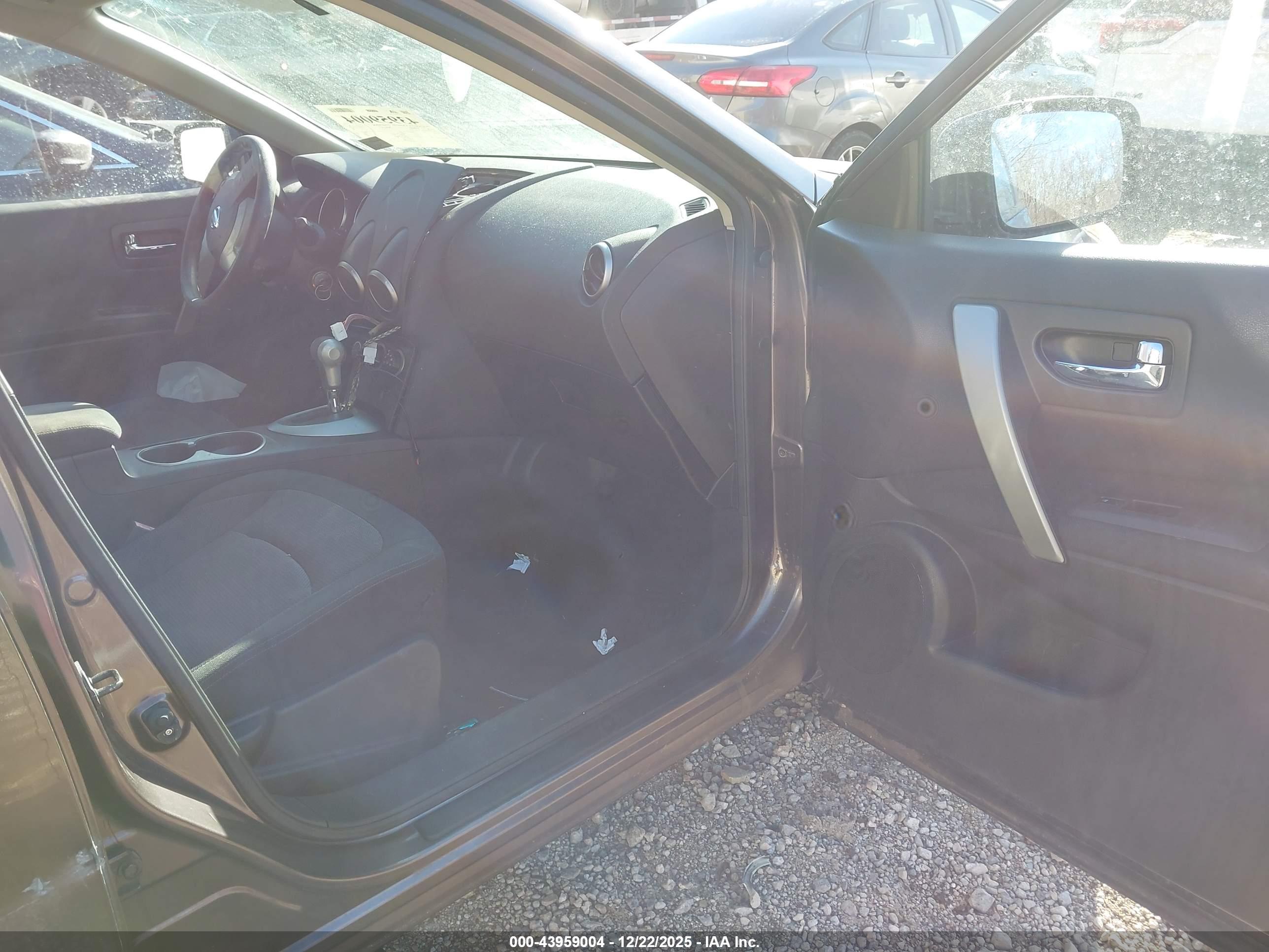 NISSAN ROGUE image 5
