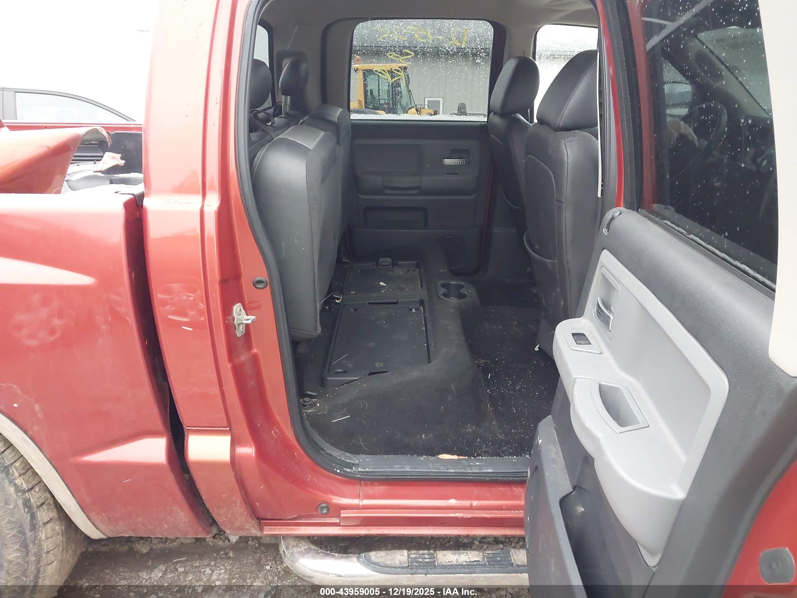 DODGE DAKOTA image 8