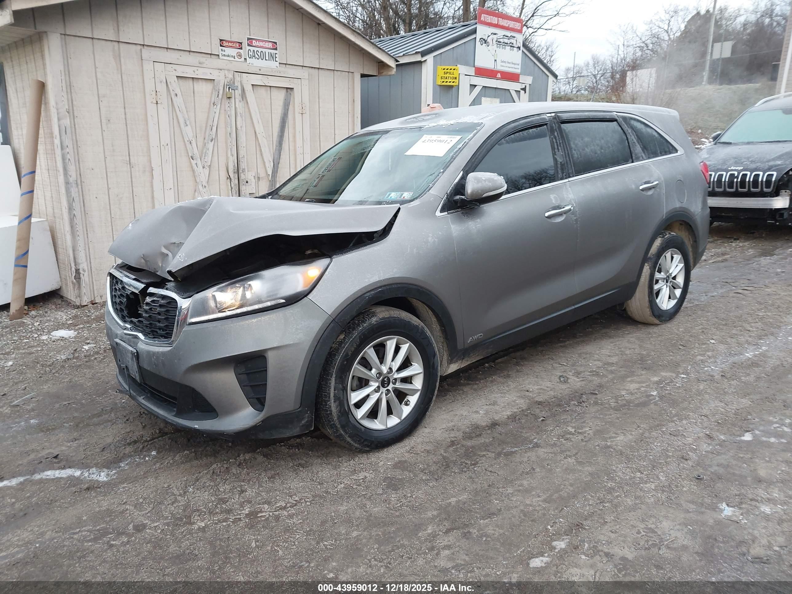 KIA SORENTO image 2