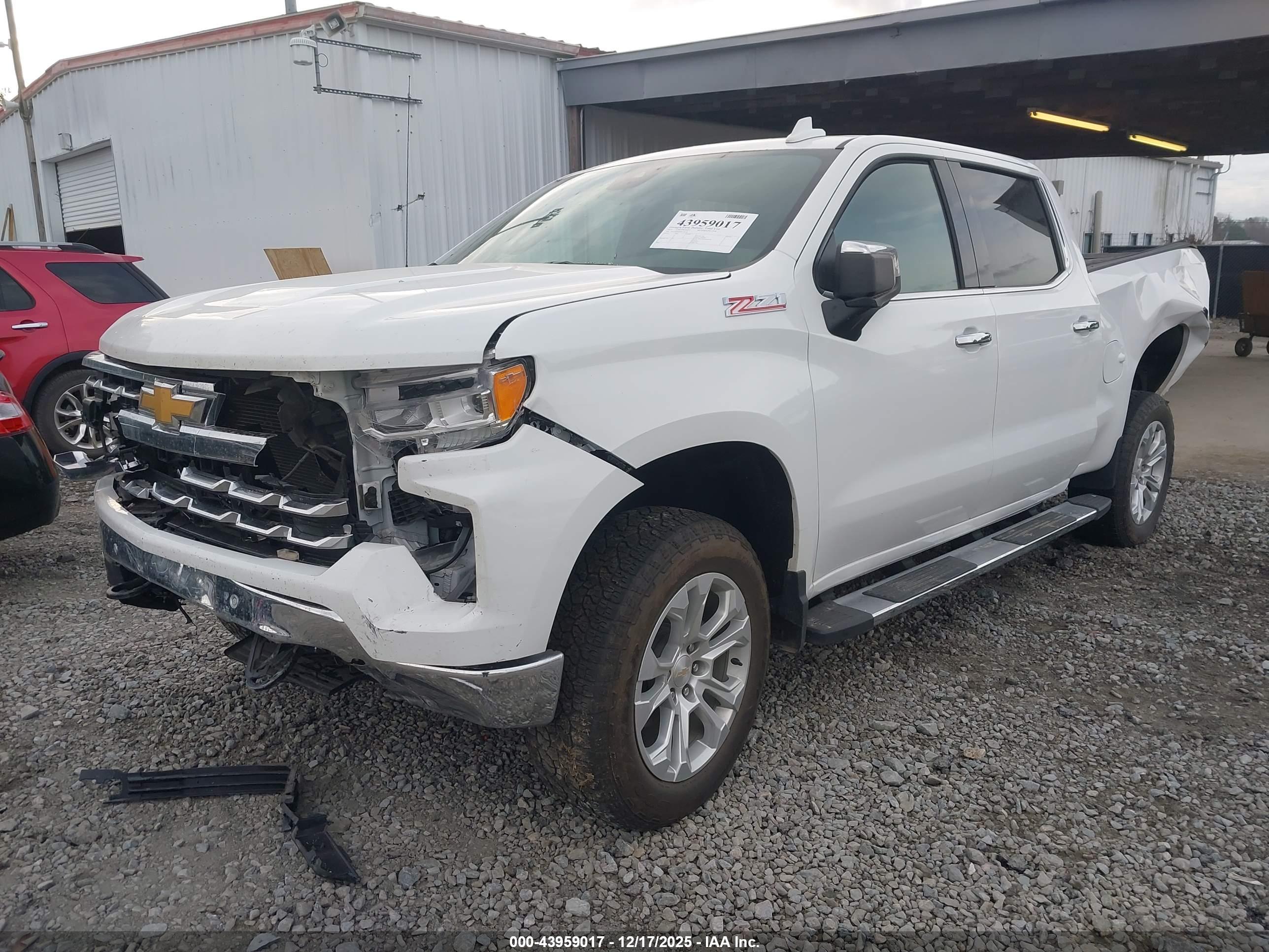 CHEVROLET SILVERADO image 2