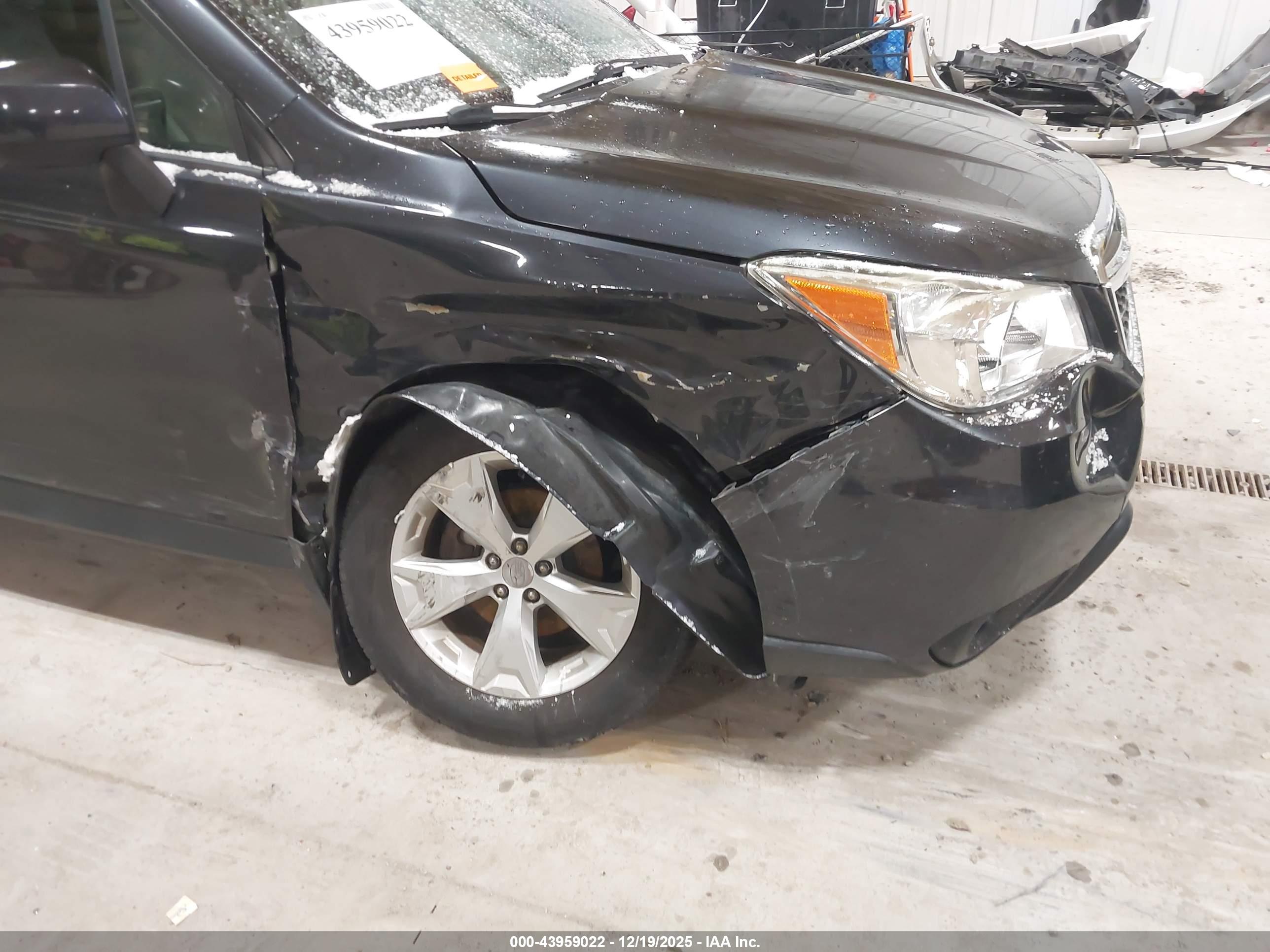 SUBARU FORESTER image 6