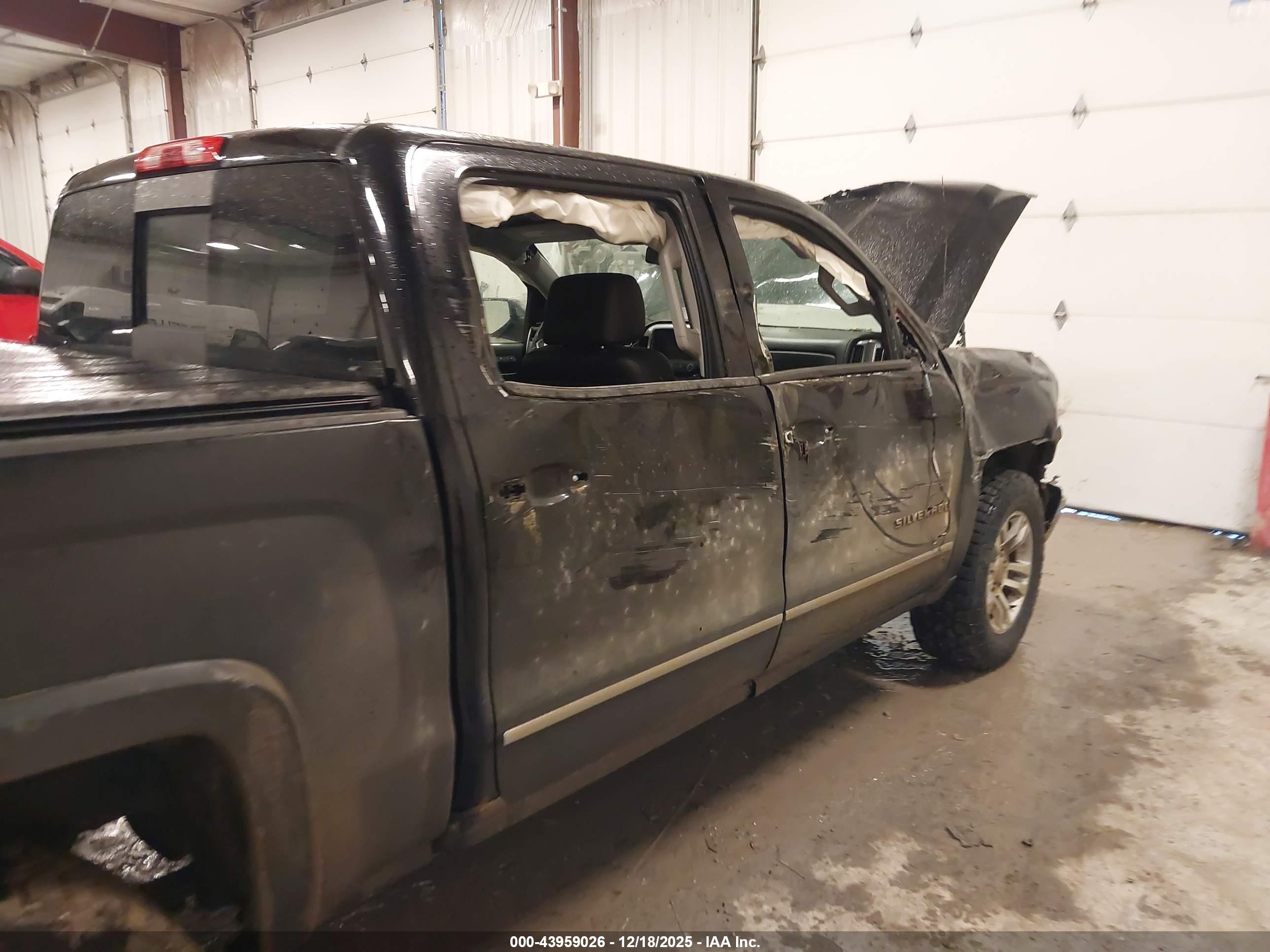 CHEVROLET SILVERADO image 6