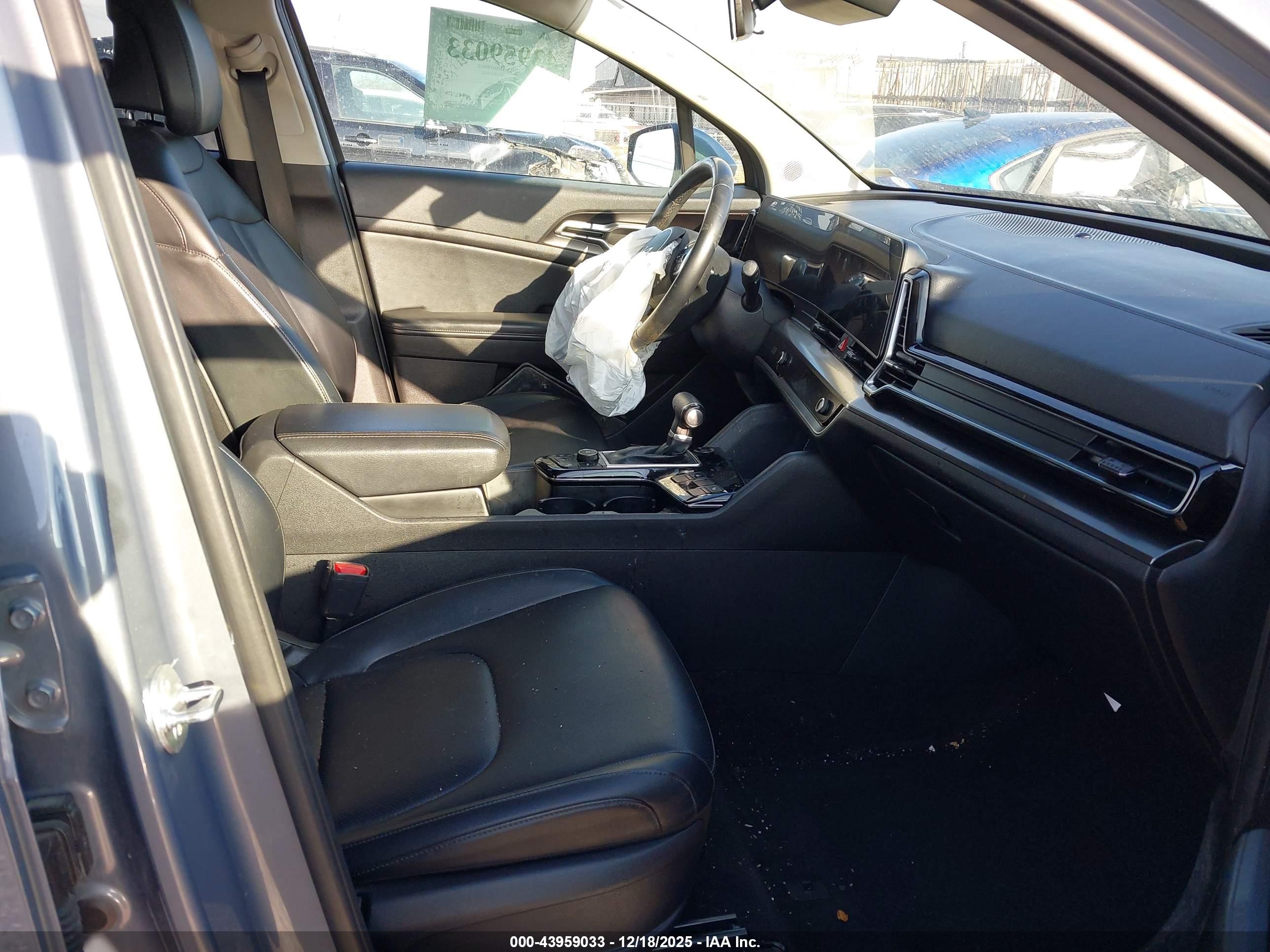 KIA SPORTAGE image 5