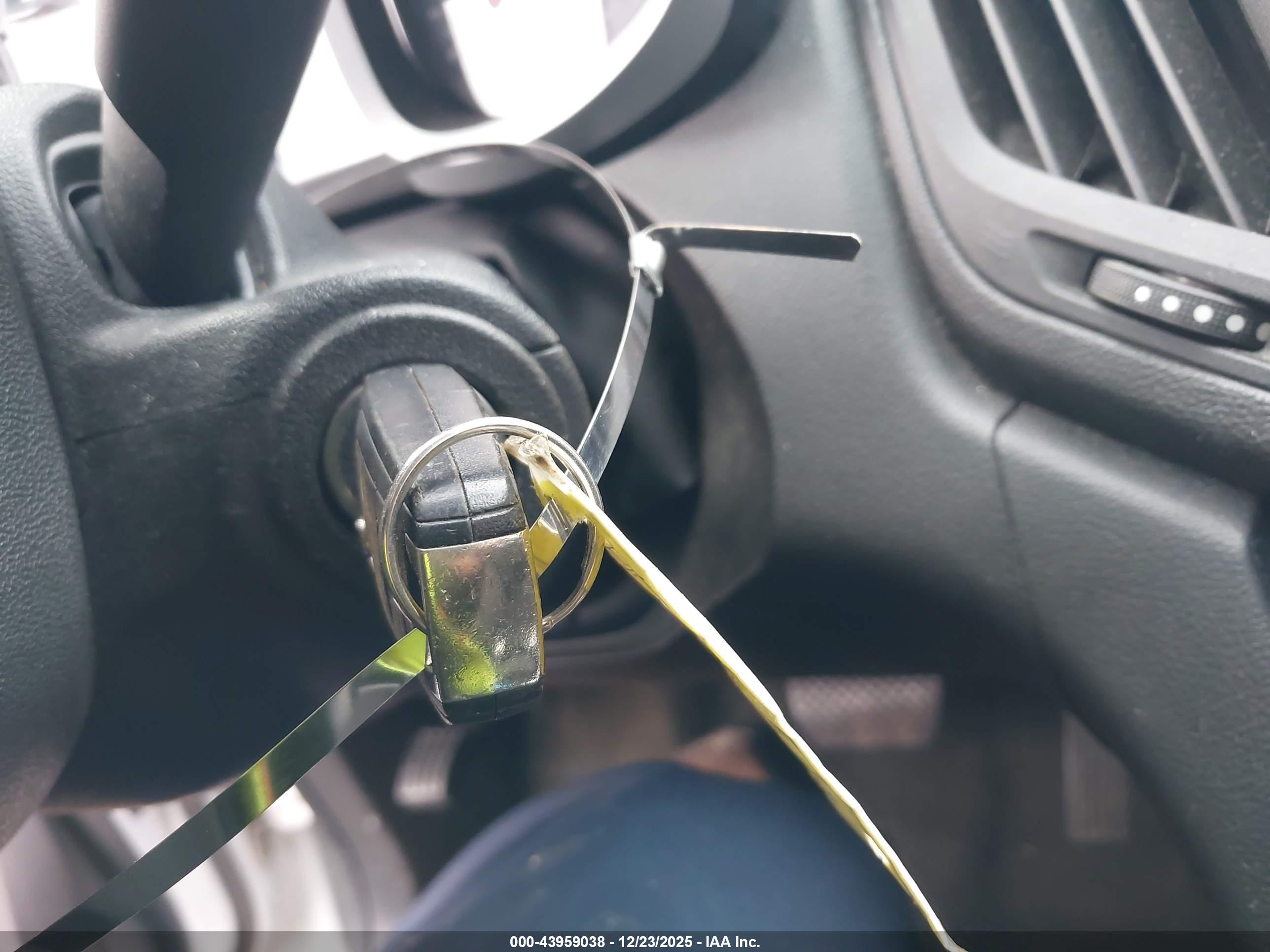 CHEVROLET EQUINOX image 11
