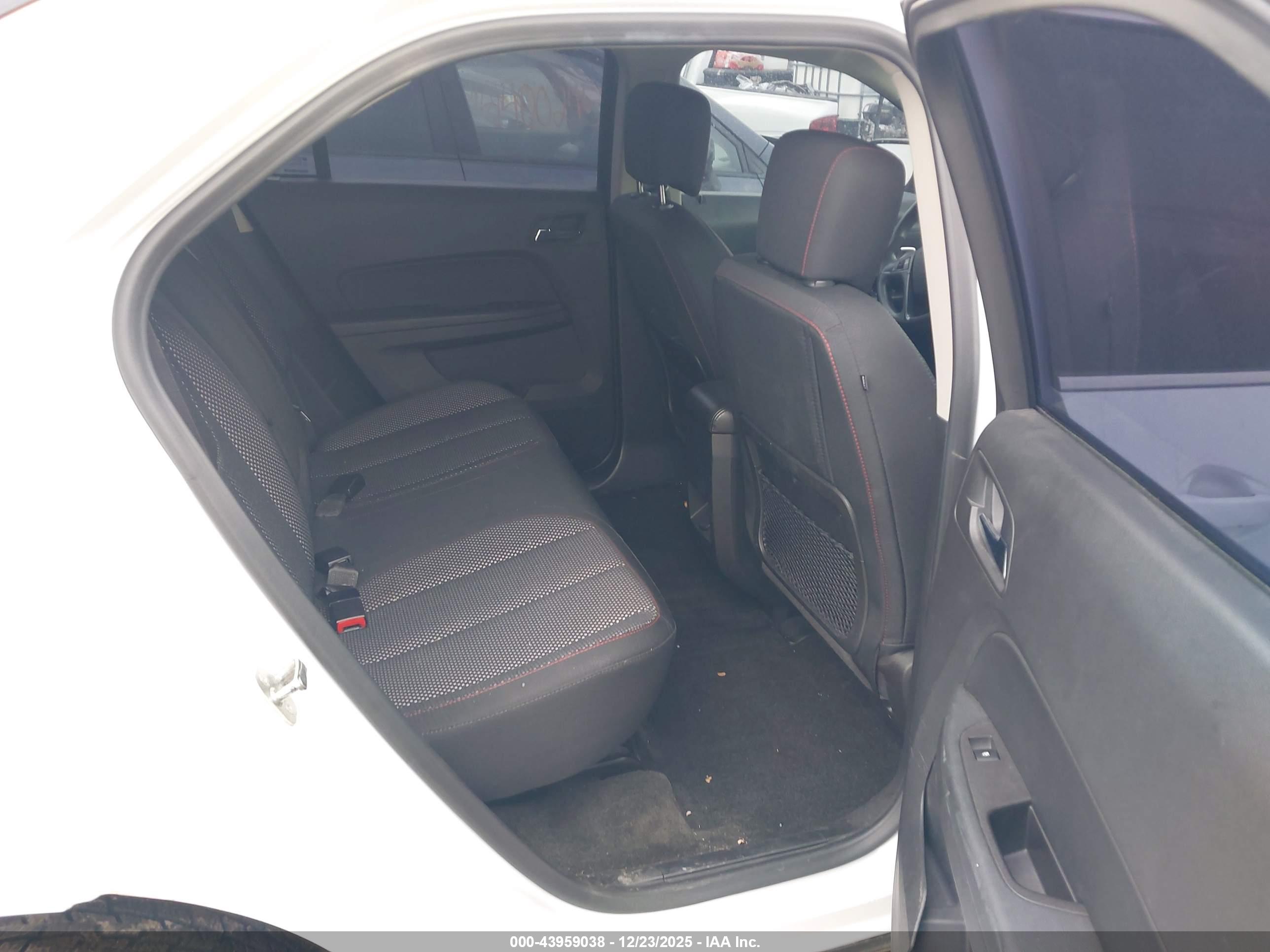 CHEVROLET EQUINOX image 8