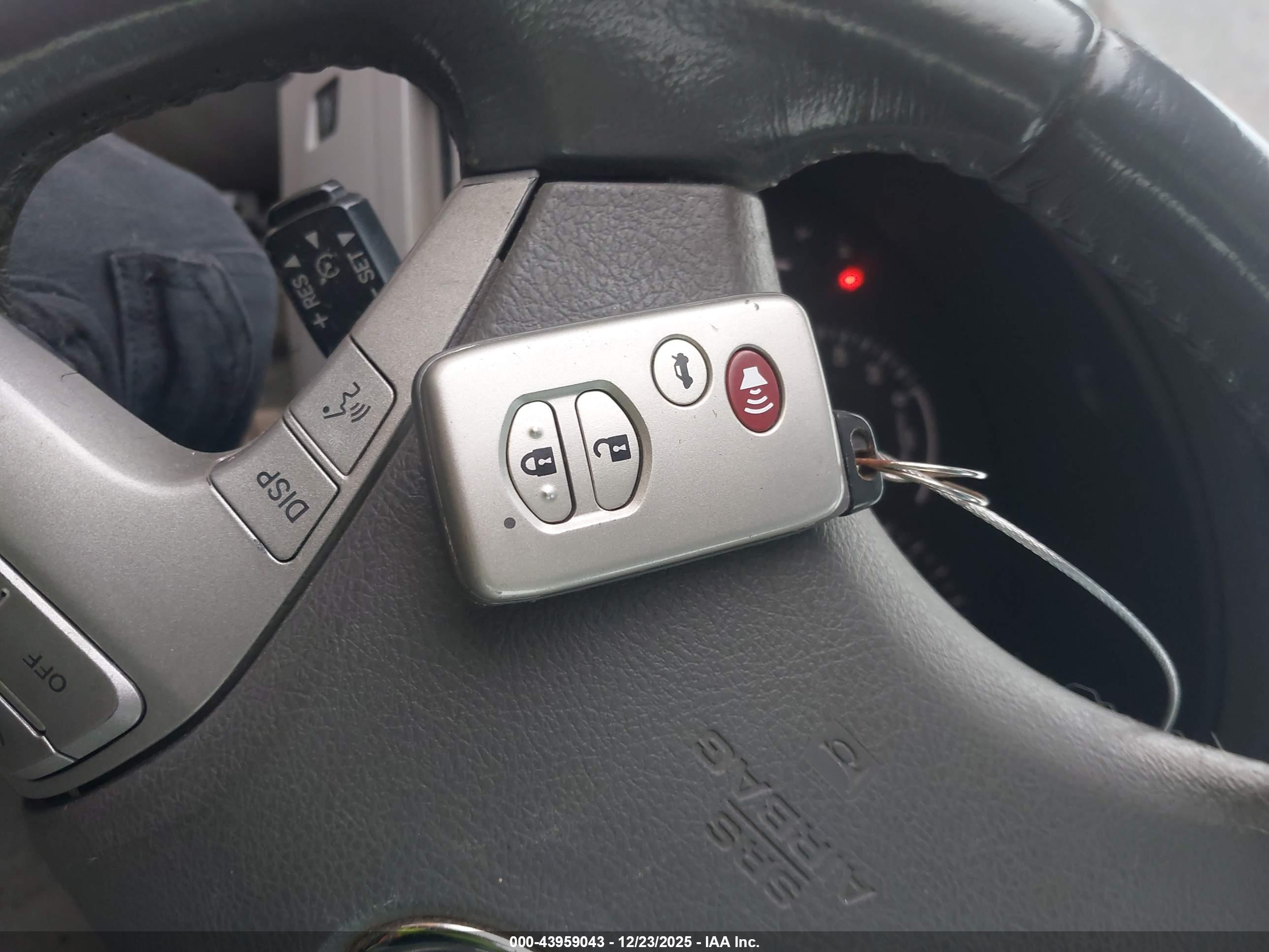 TOYOTA CAMRY image 11