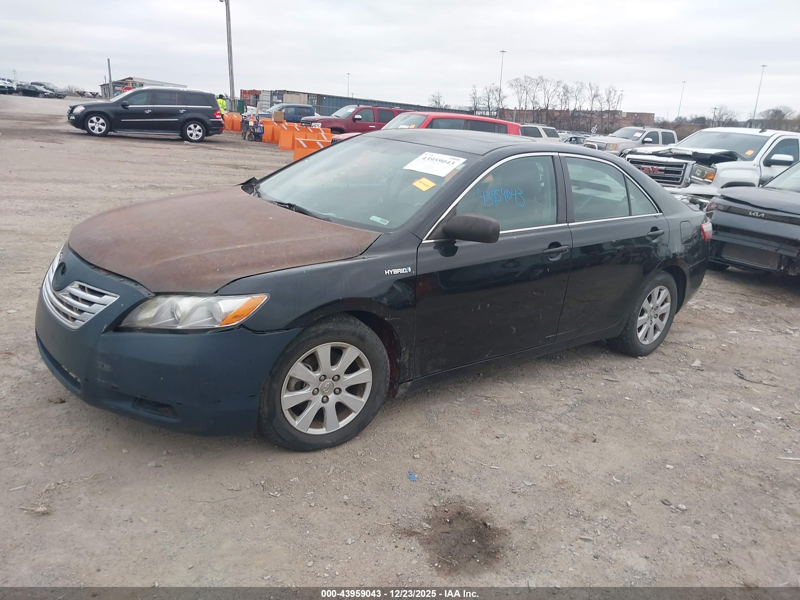 TOYOTA CAMRY image 2