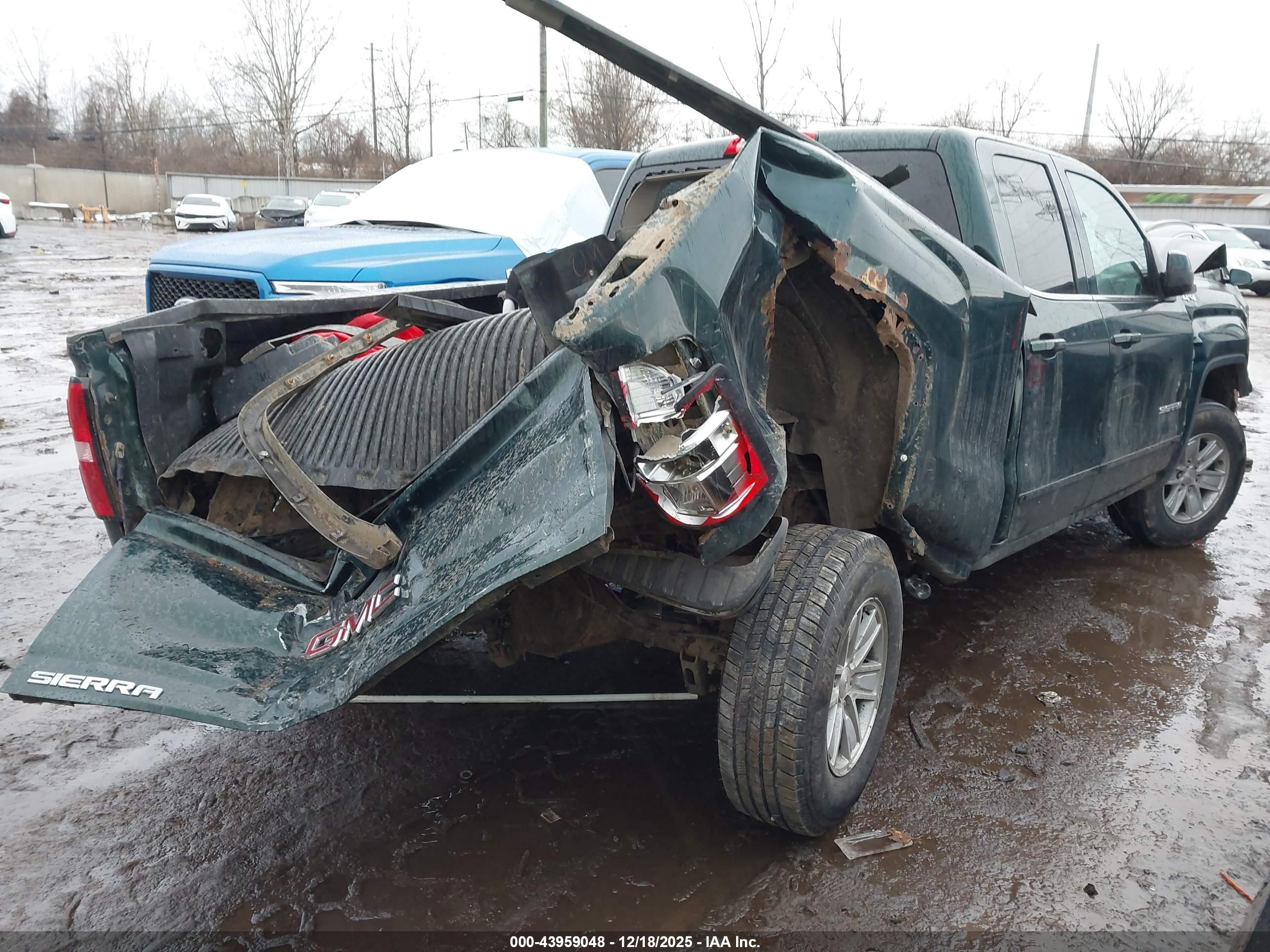 GMC SIERRA image 4