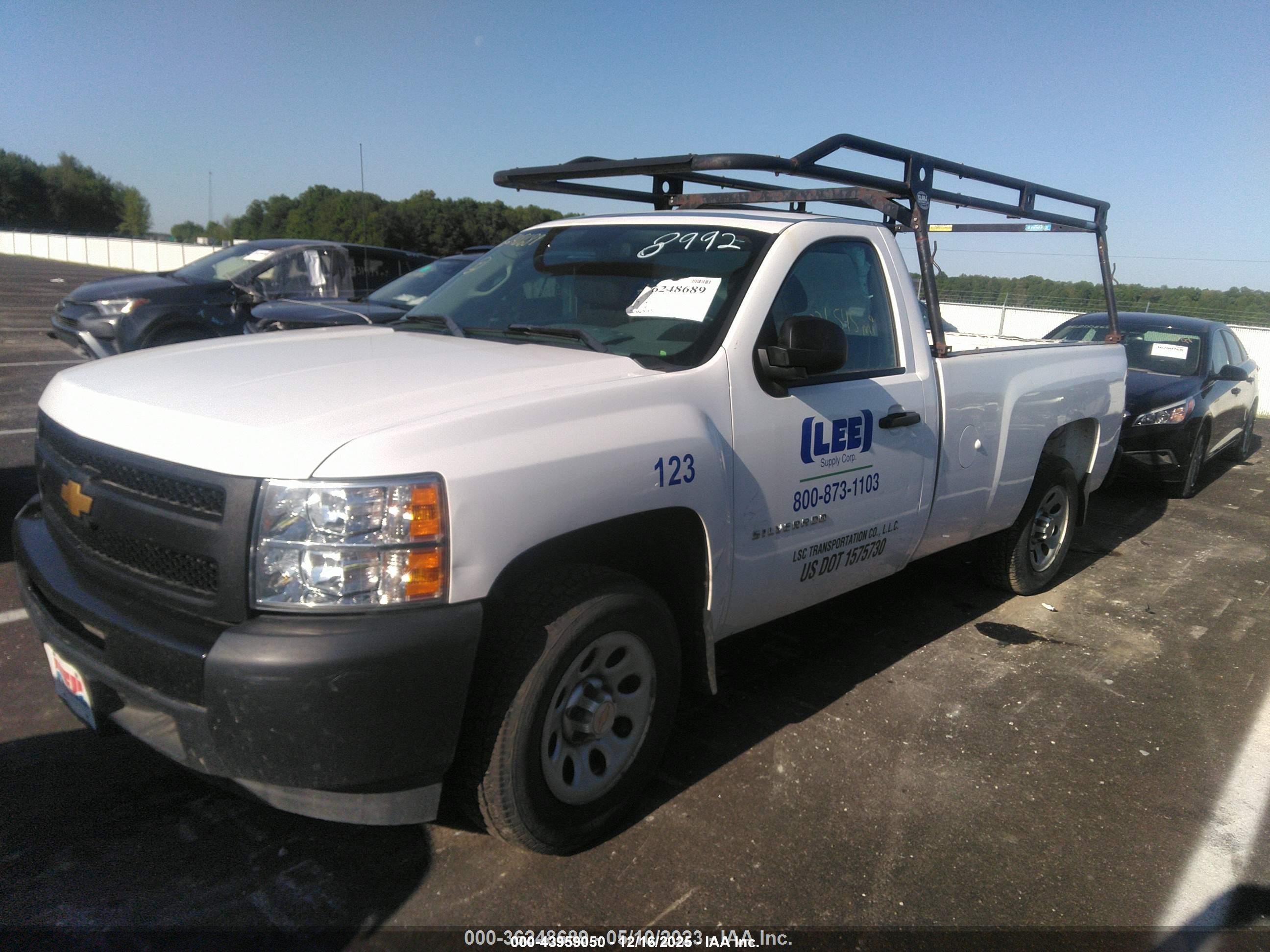 CHEVROLET SILVERADO image 2