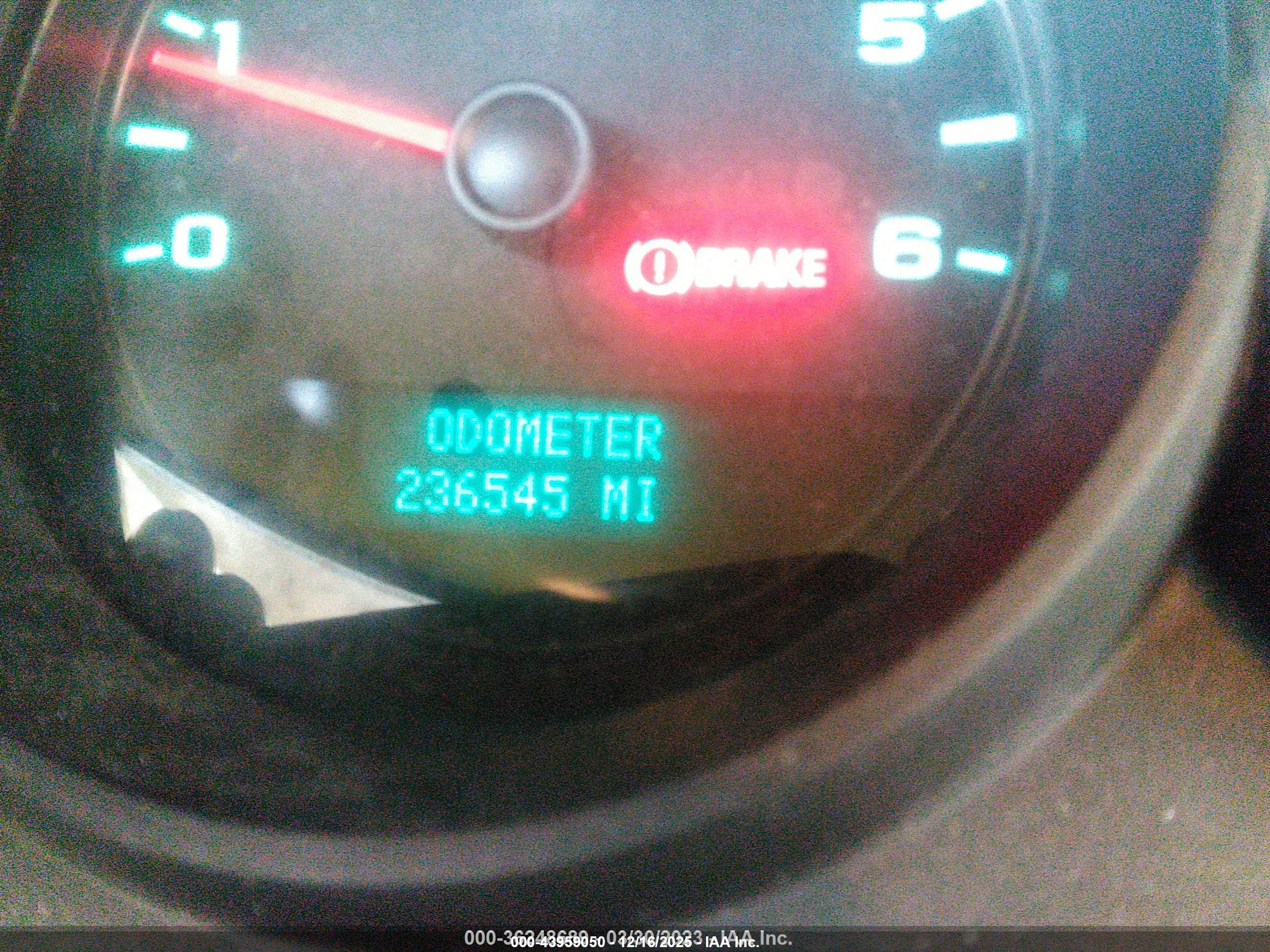 CHEVROLET SILVERADO image 7