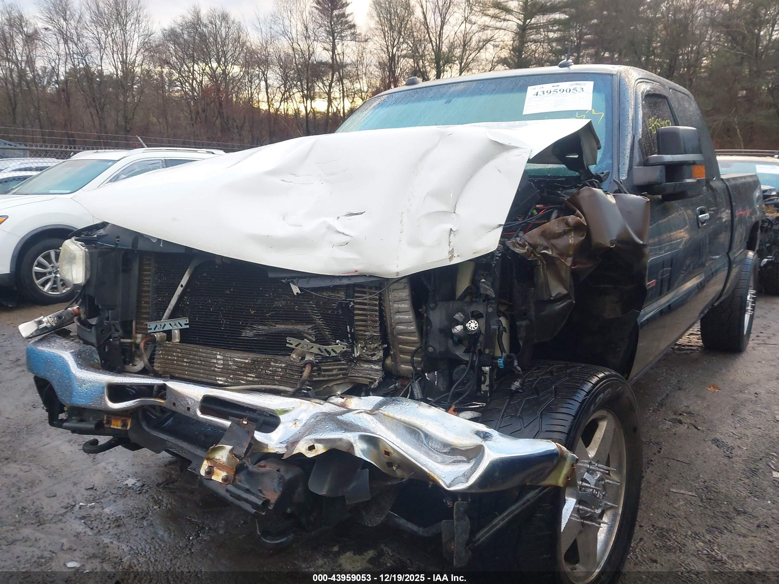 GMC SIERRA image 2