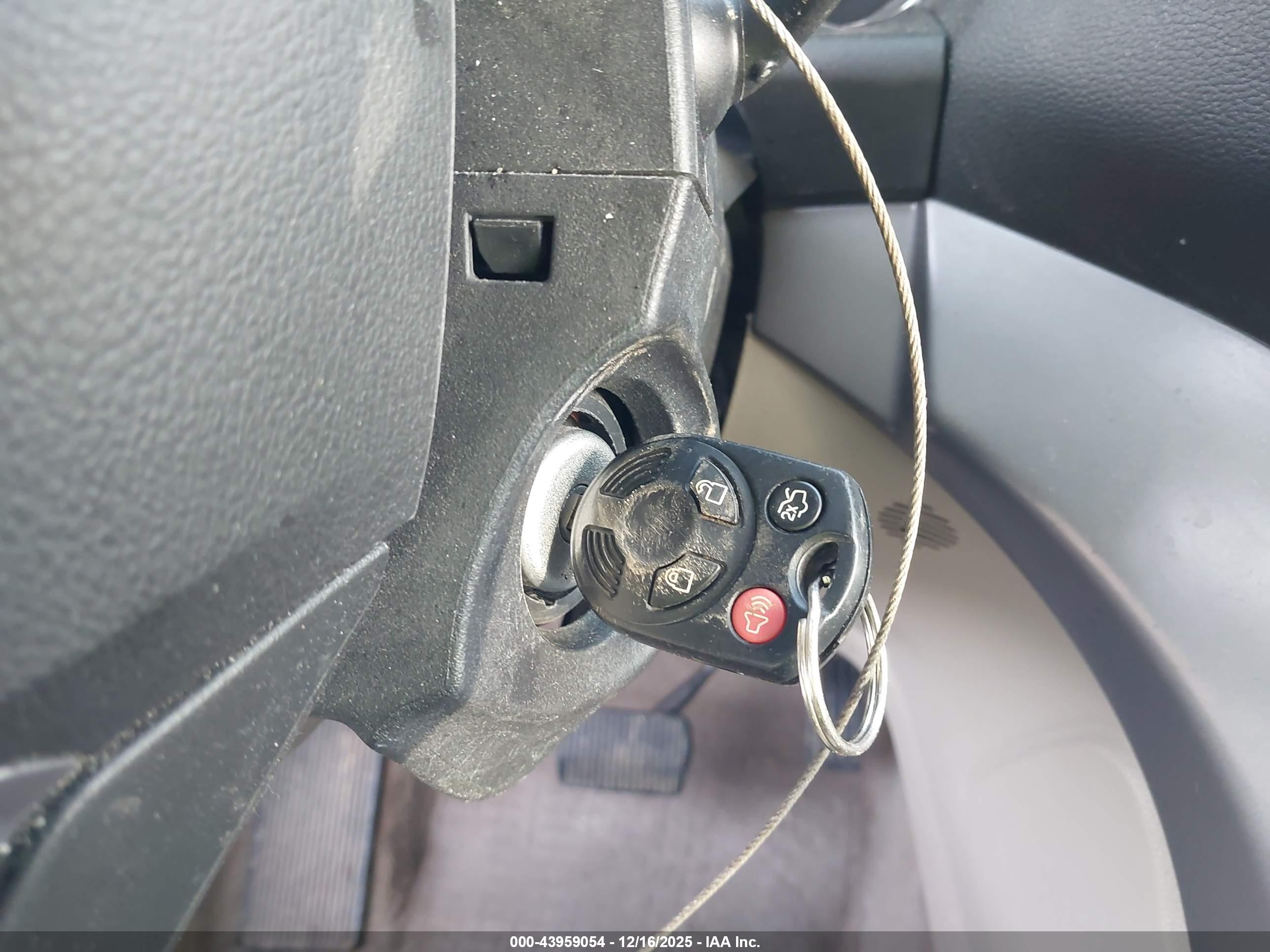 FORD ESCAPE image 11